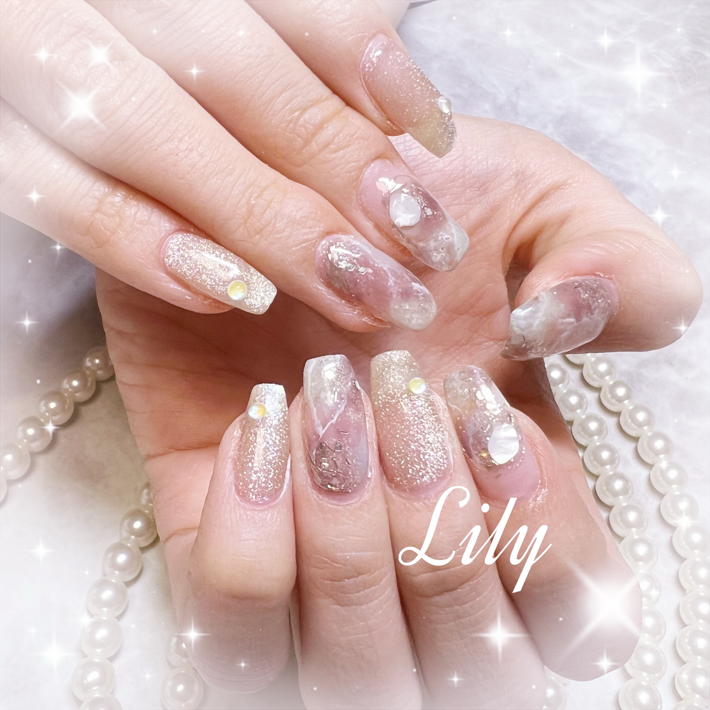 Lily.nail