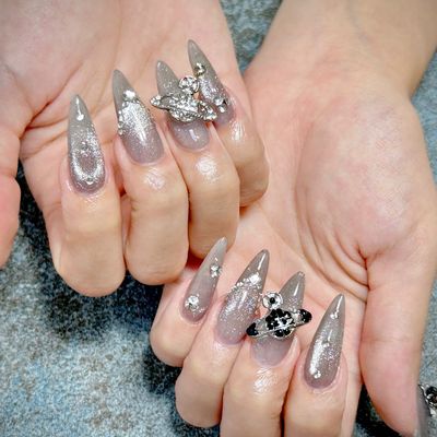 【ジェルネイル 】マグネット／フラッシュ🎀フォルム形成付けます