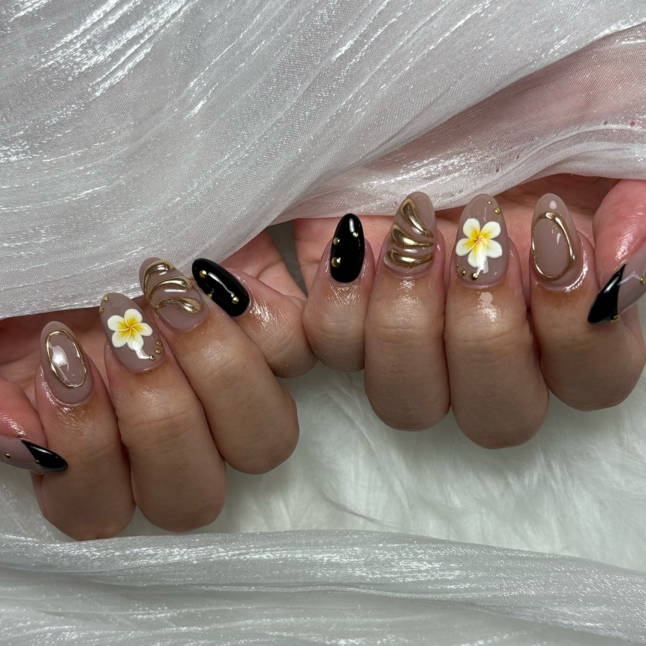 Lia__nail