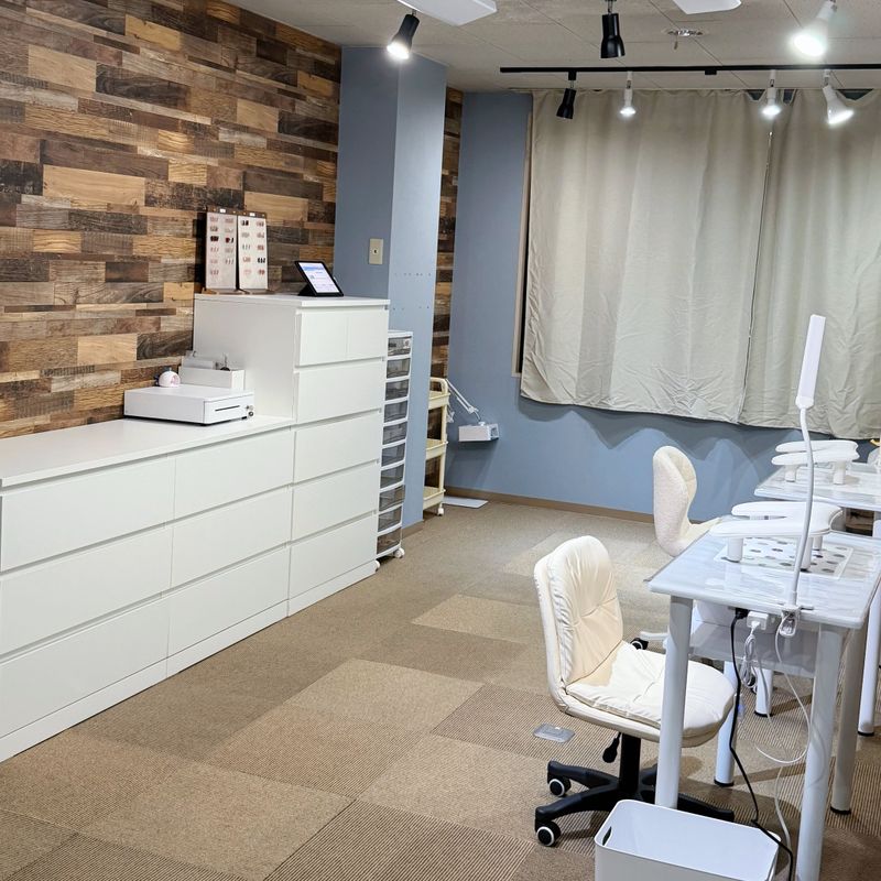 Betty nail salon