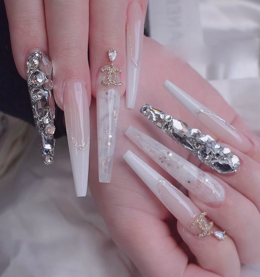 Julie_nail