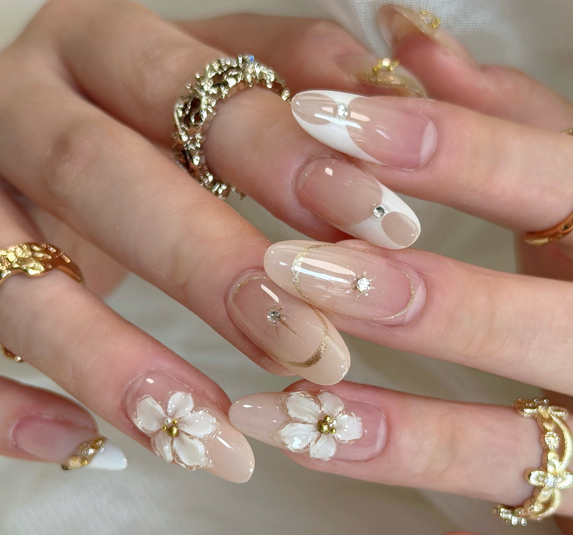 Bymoon_Salon