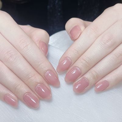 「人気」🎊	透明感美肌が人気のネイル🎊