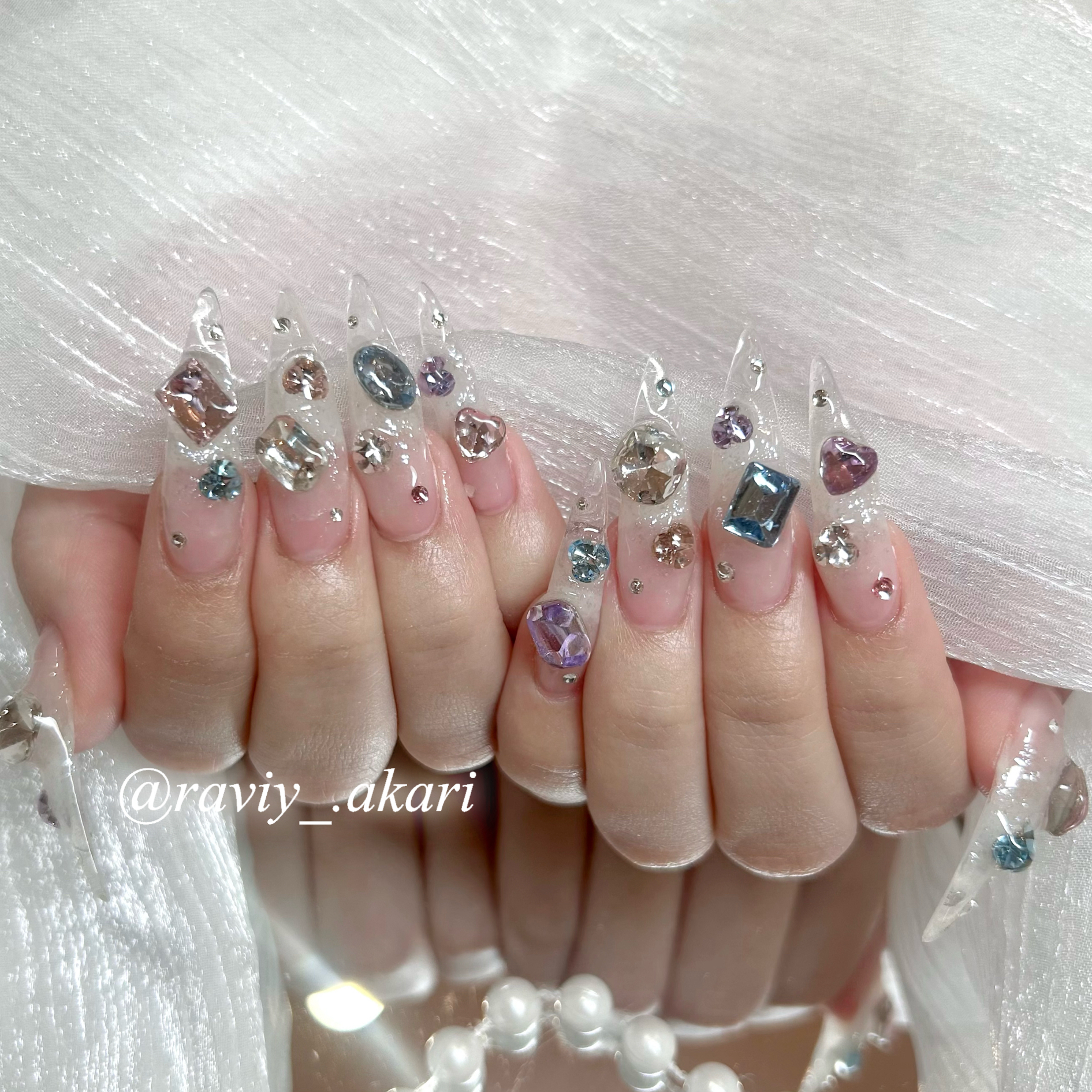 Raviy_.Akari
