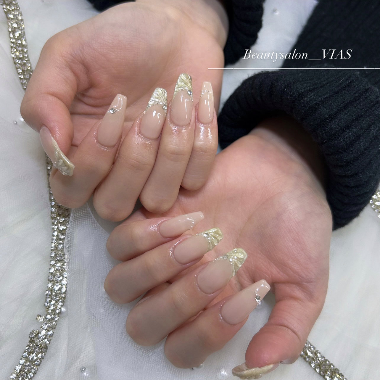 VIAS__nail