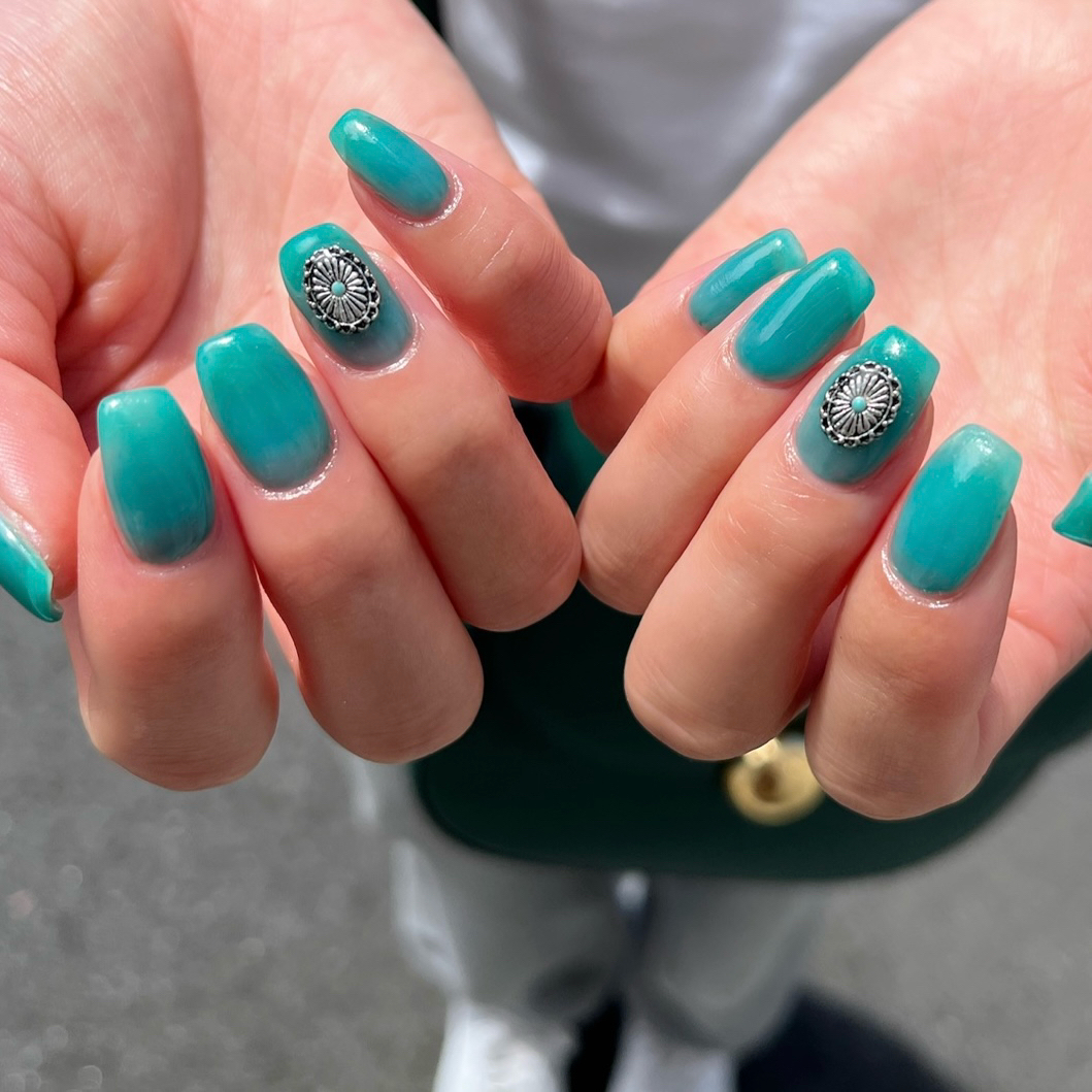 Lofi_nails