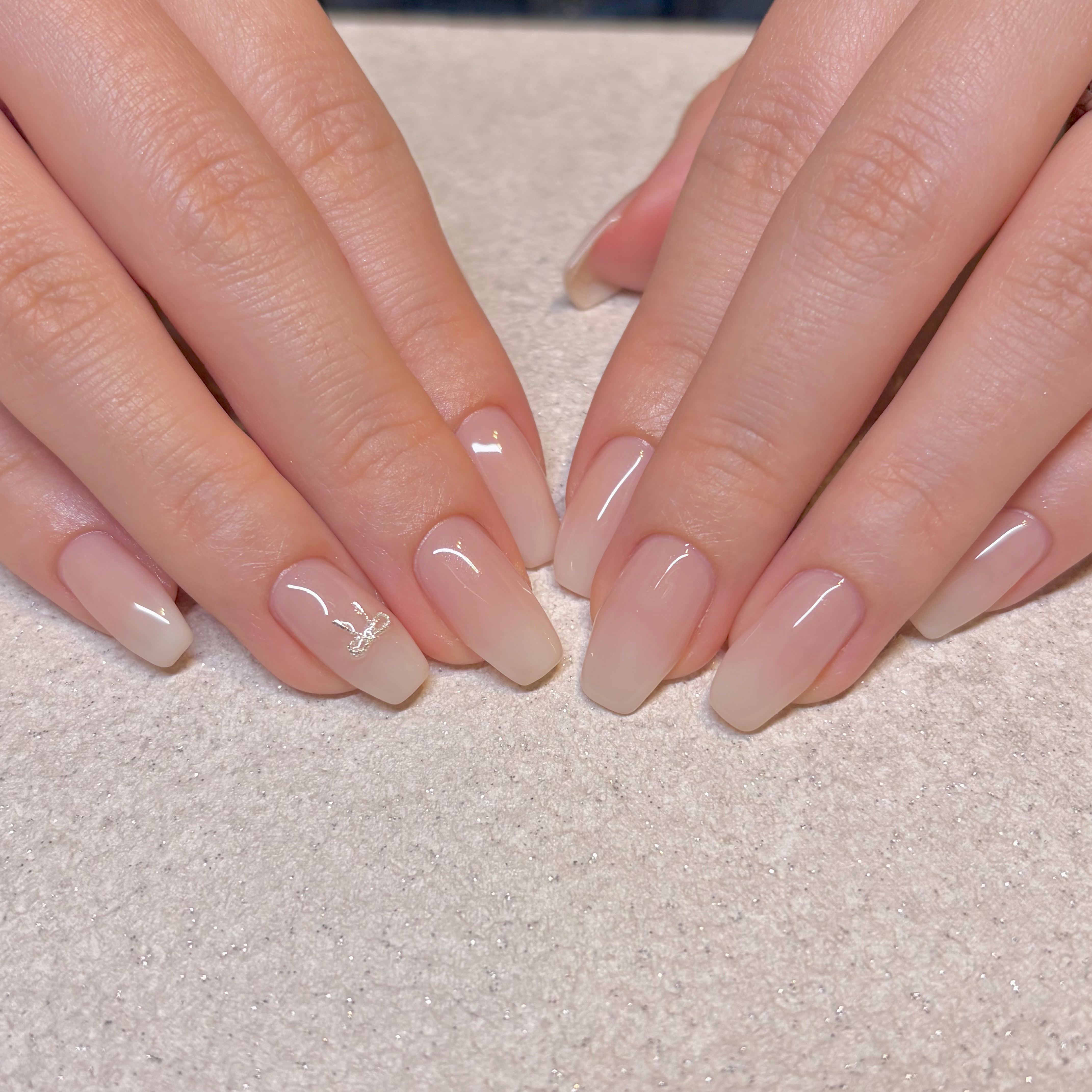 emu.nails