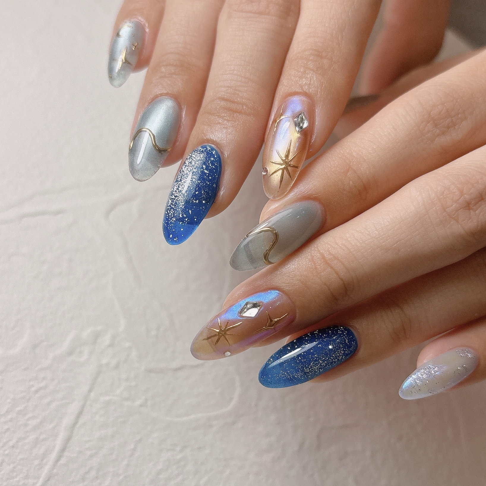Radia_bykaonails