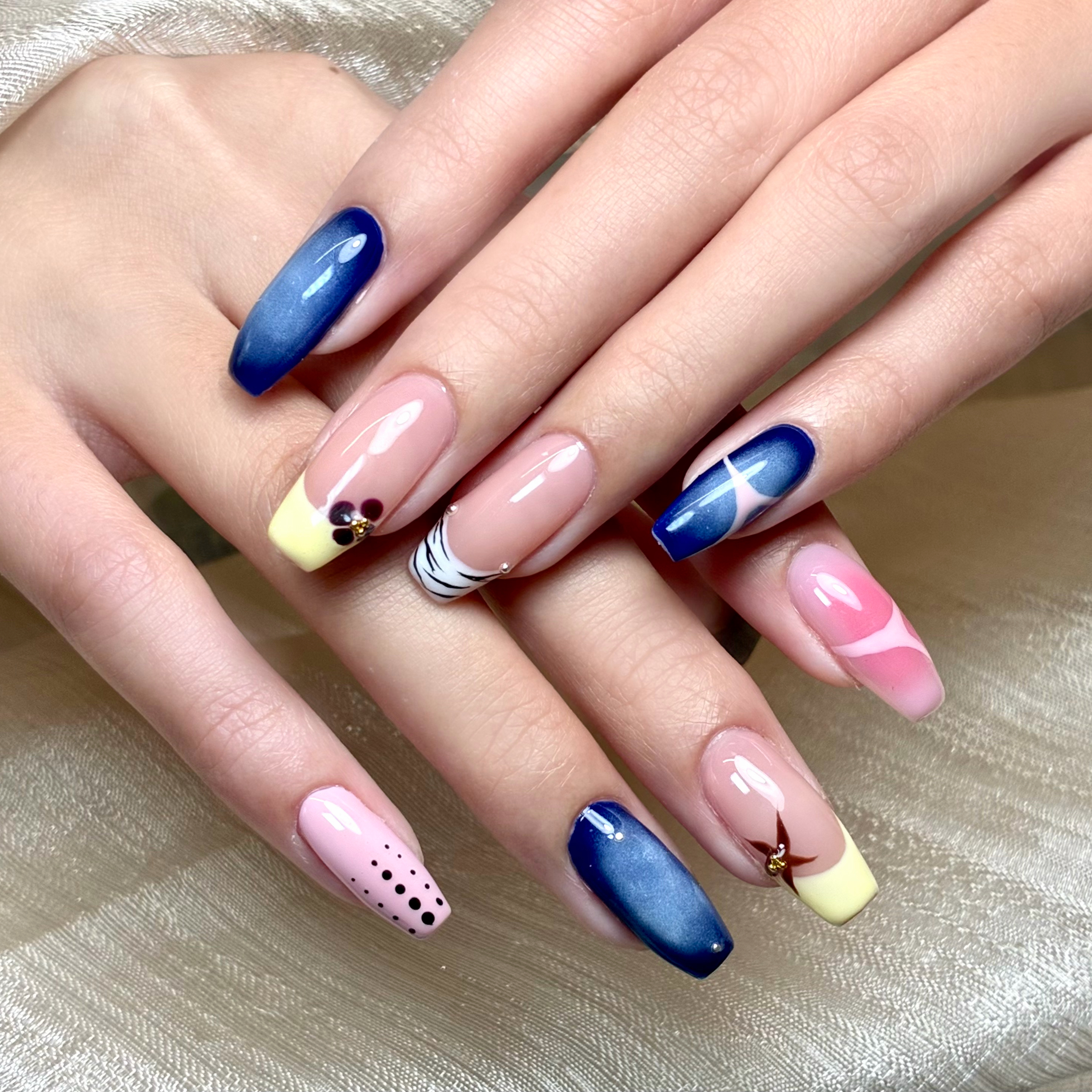 ri.nail_