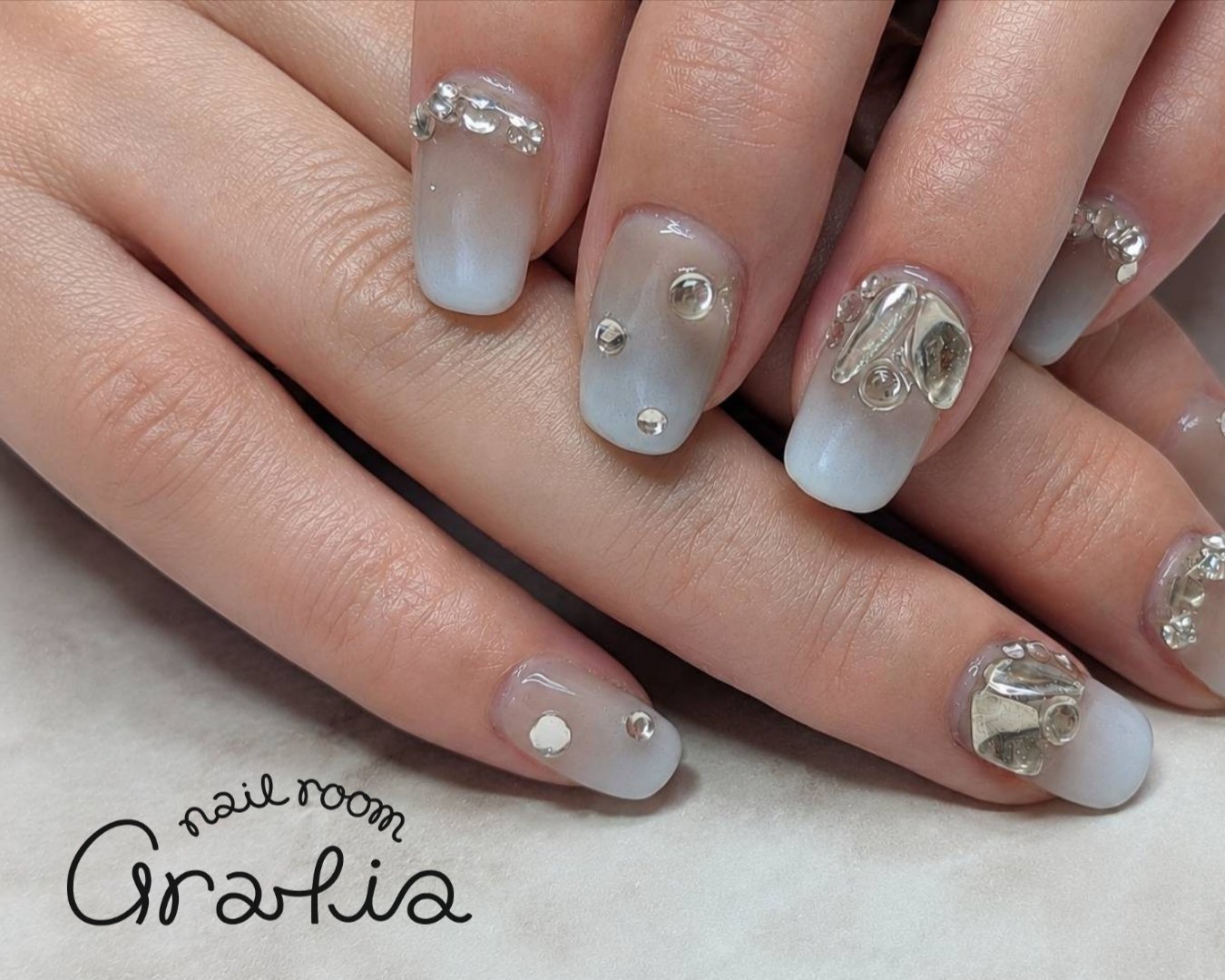 nail_room_gratia