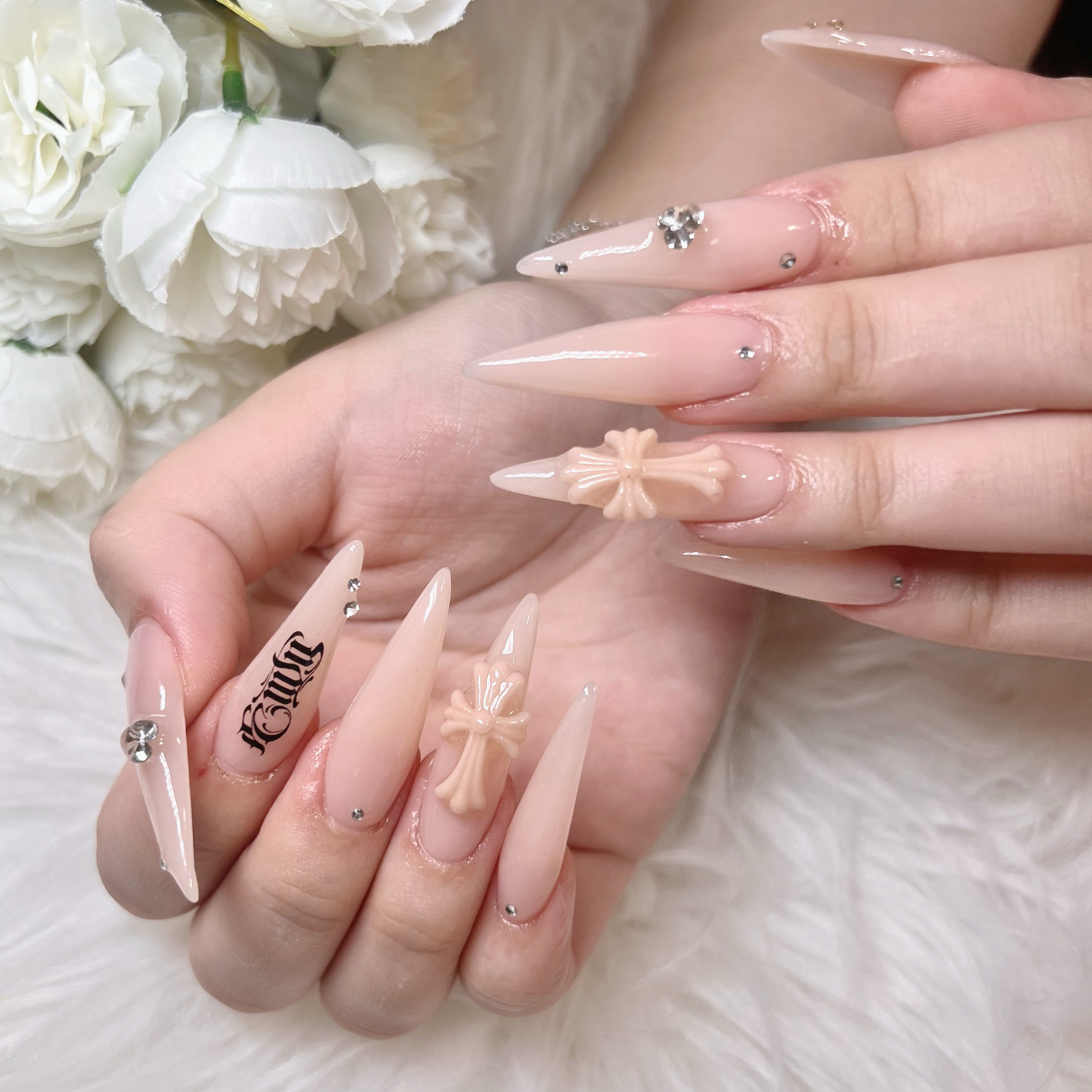 MOMO_NAIL.357