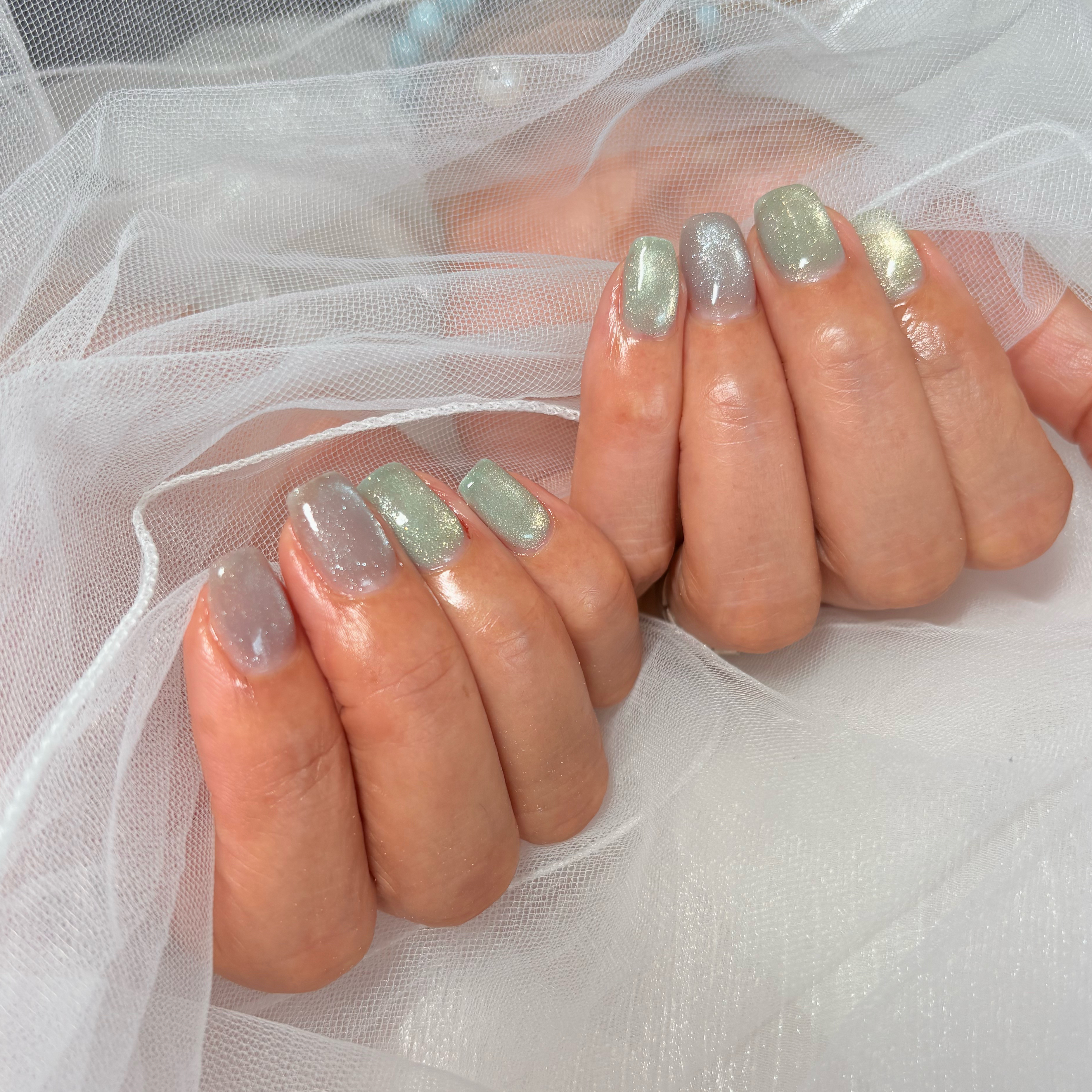 Tulip.nail.eye