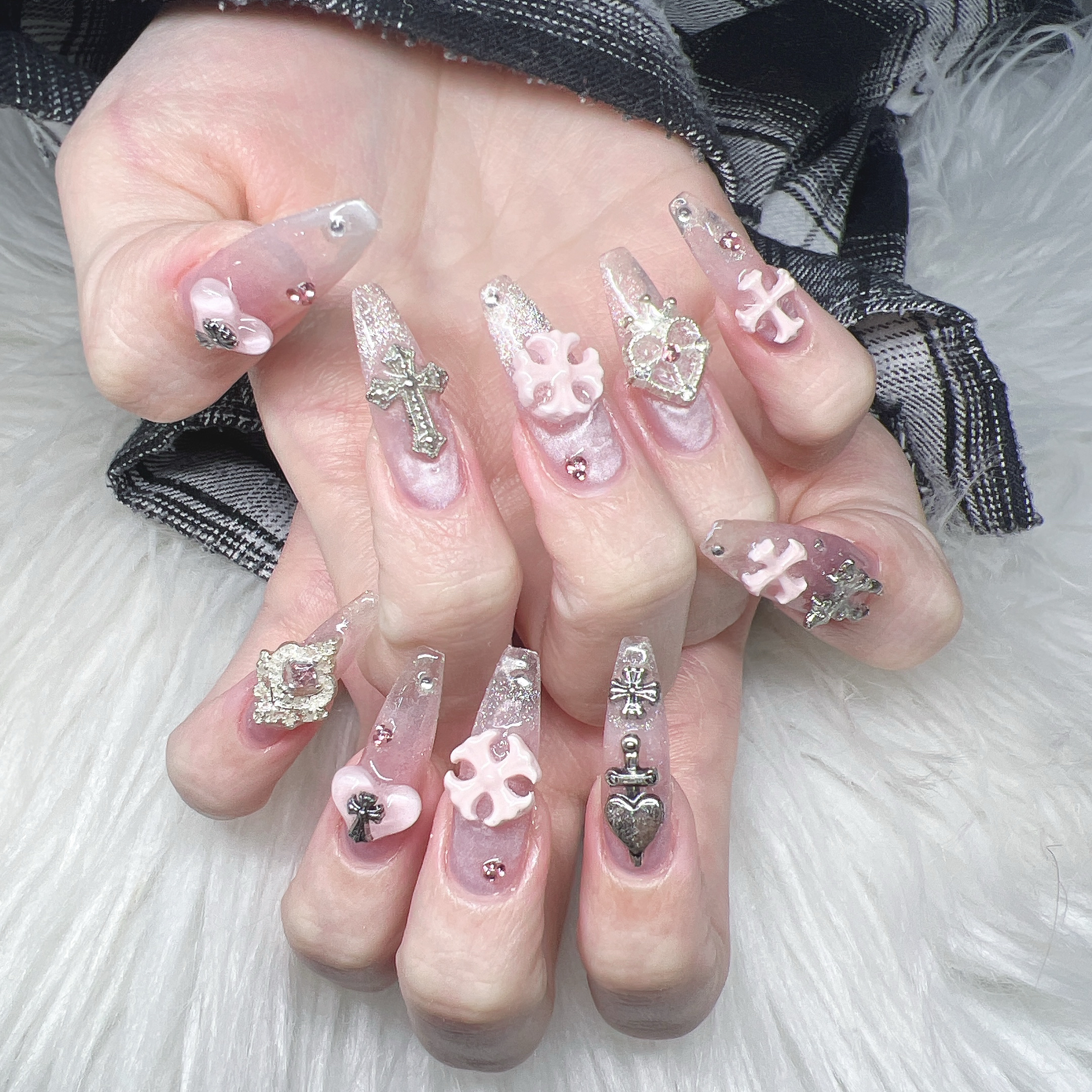 Lee_Nails