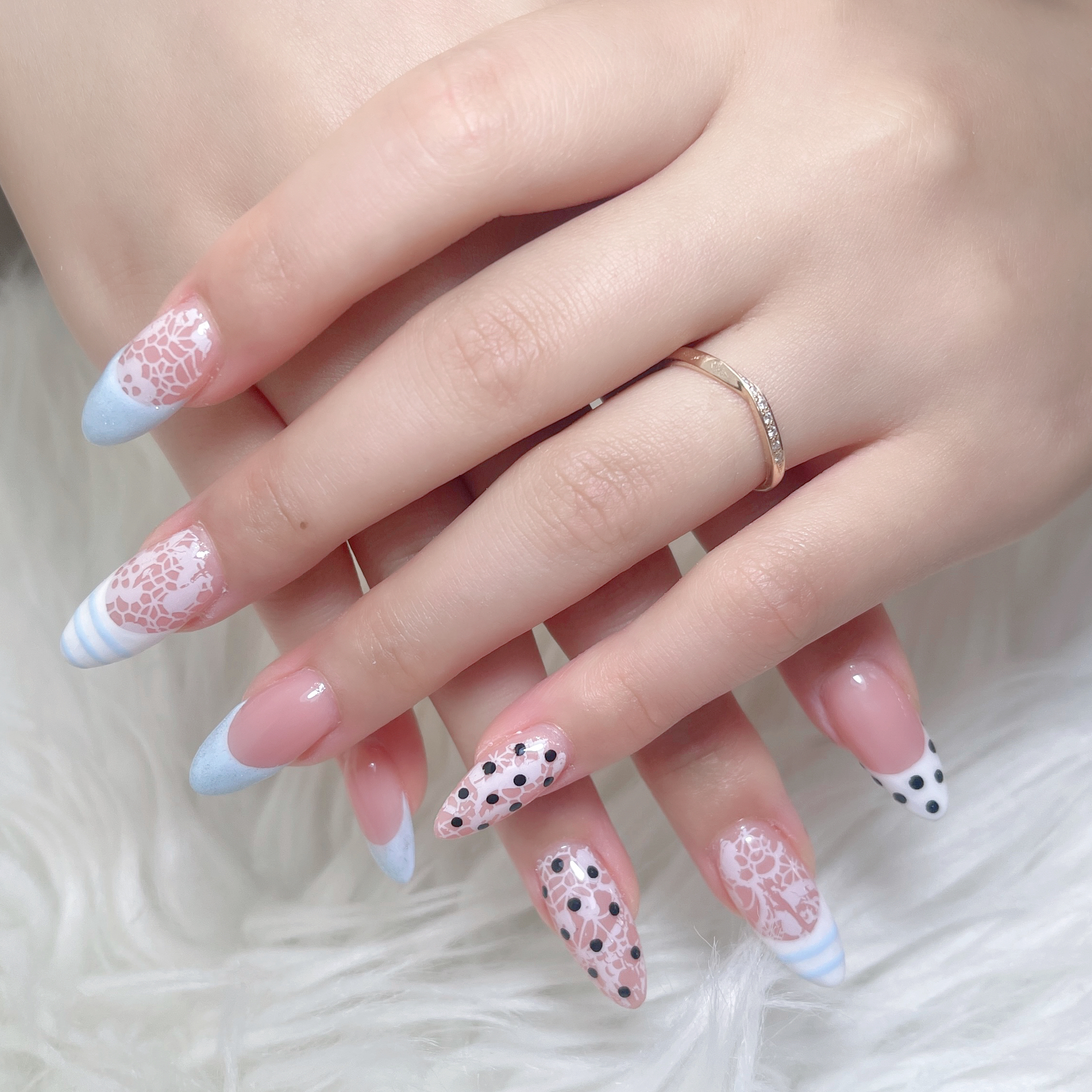 Bara_Nails