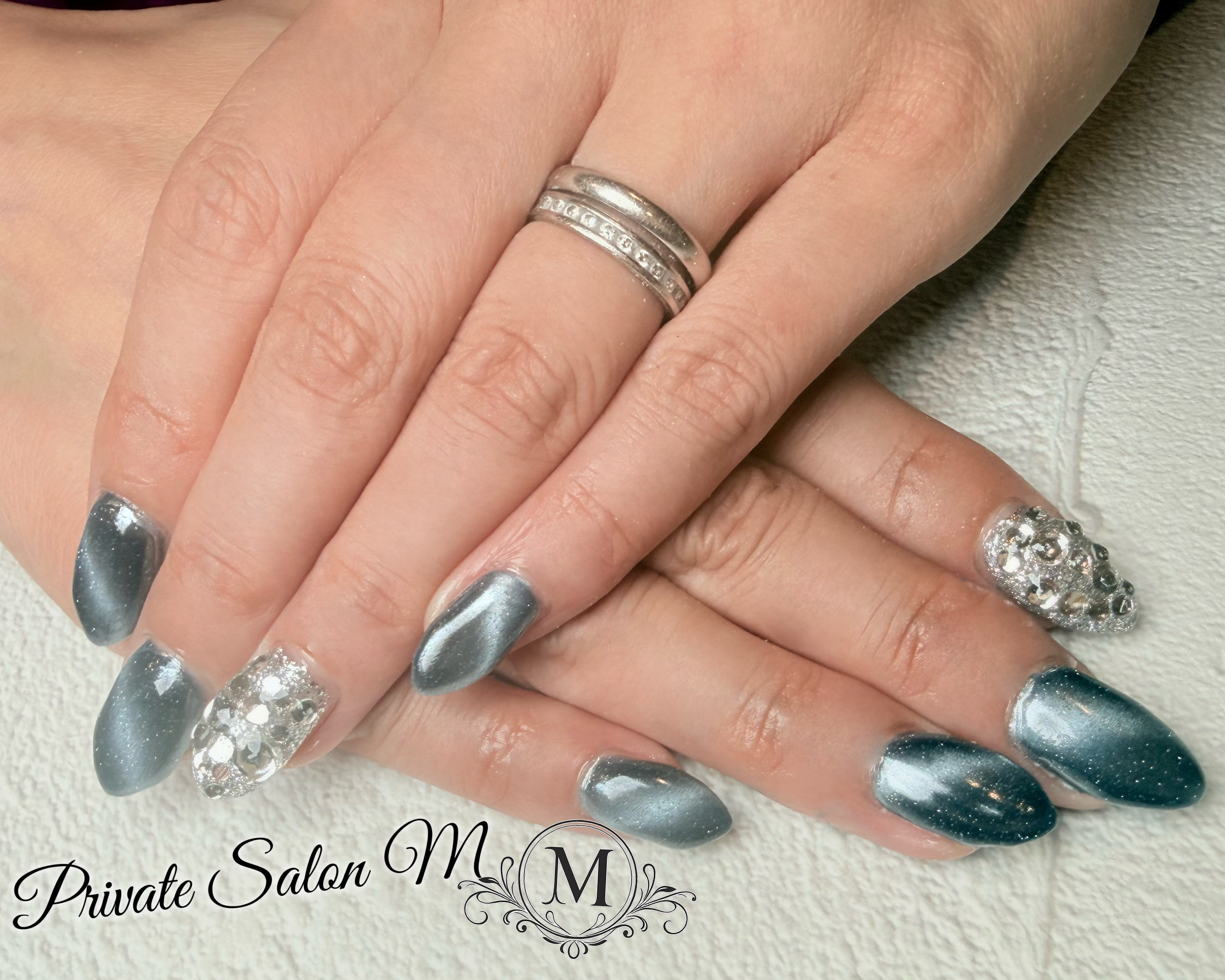 Private.Salon.M