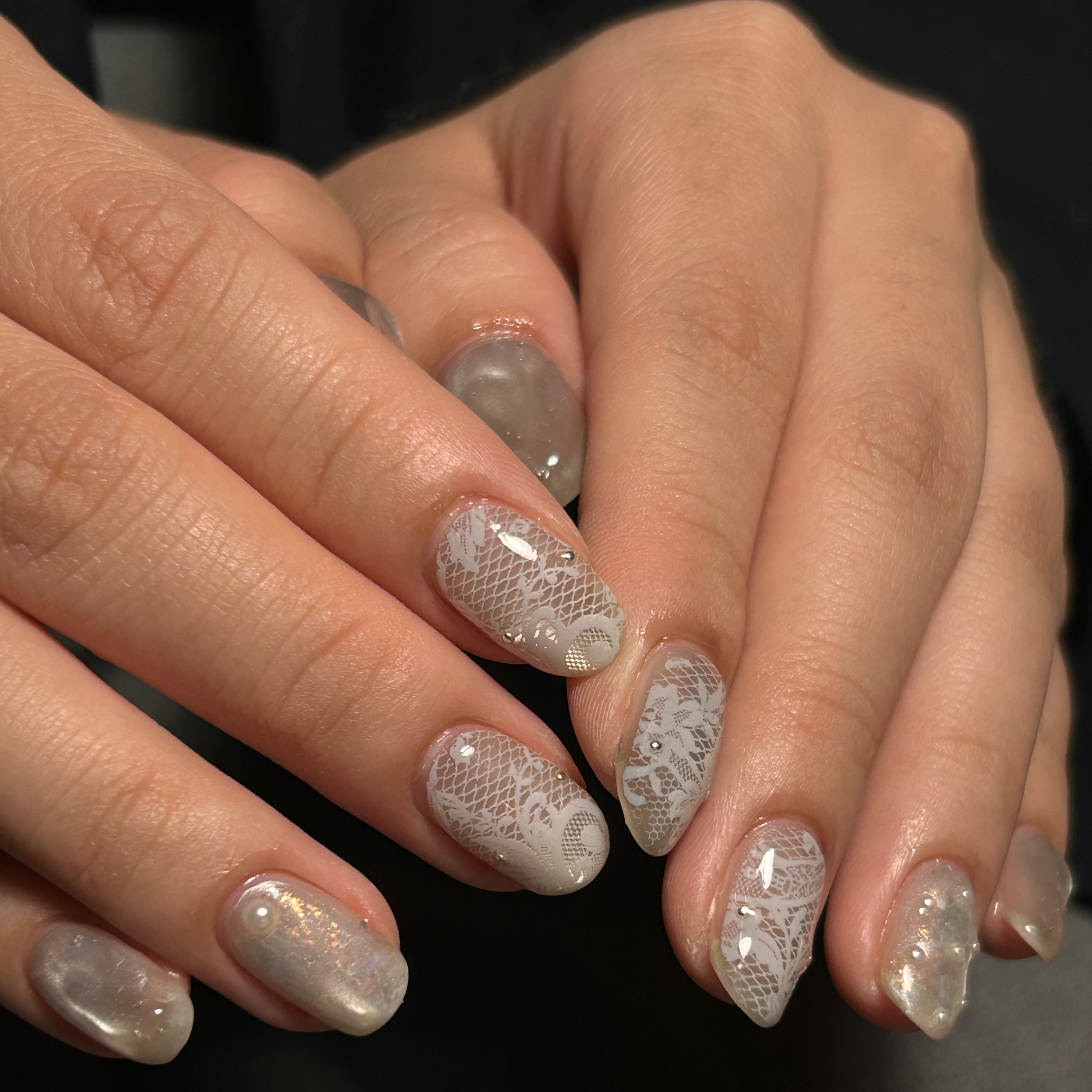 earthly.nail