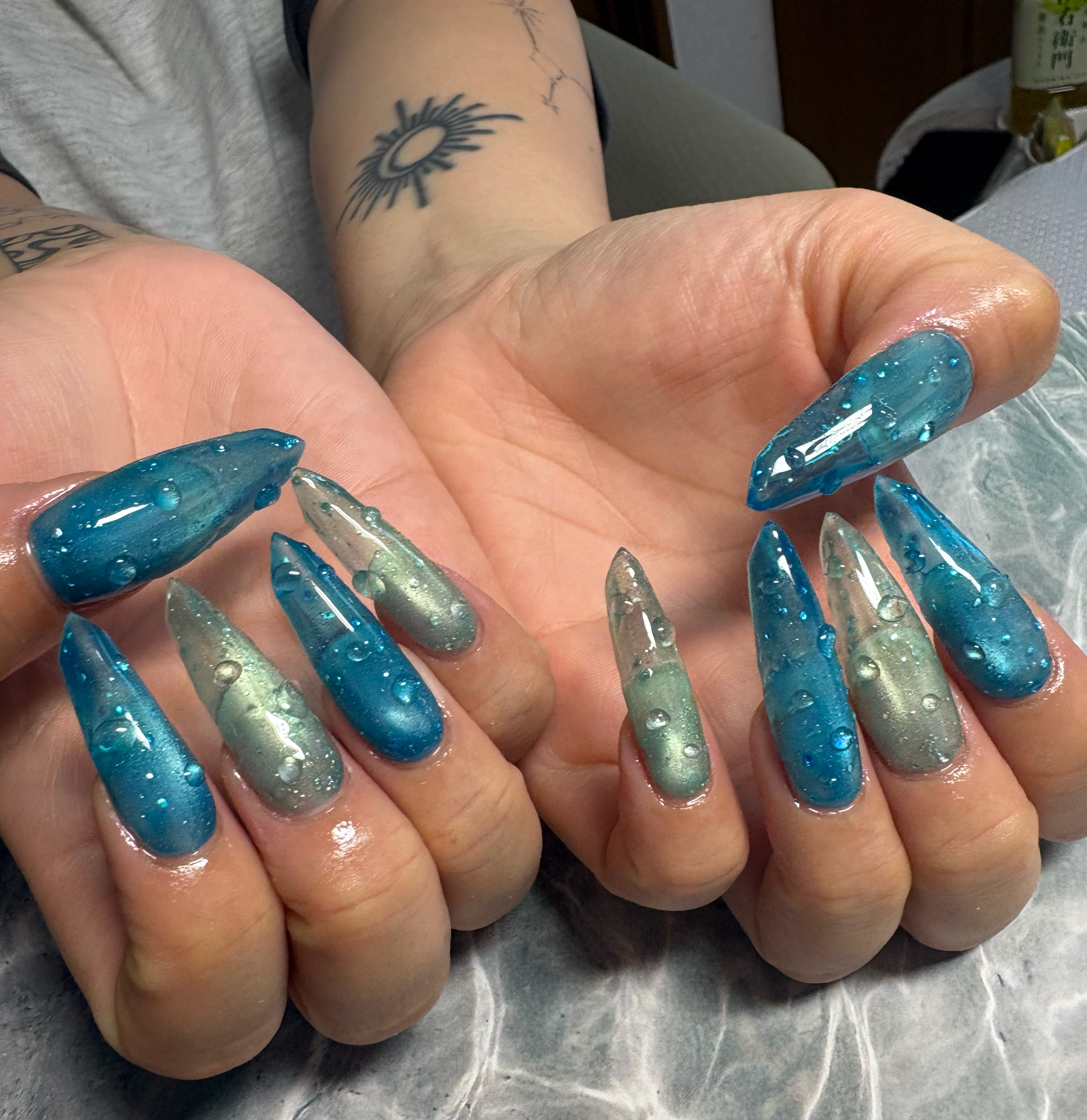 ..ada..nail
