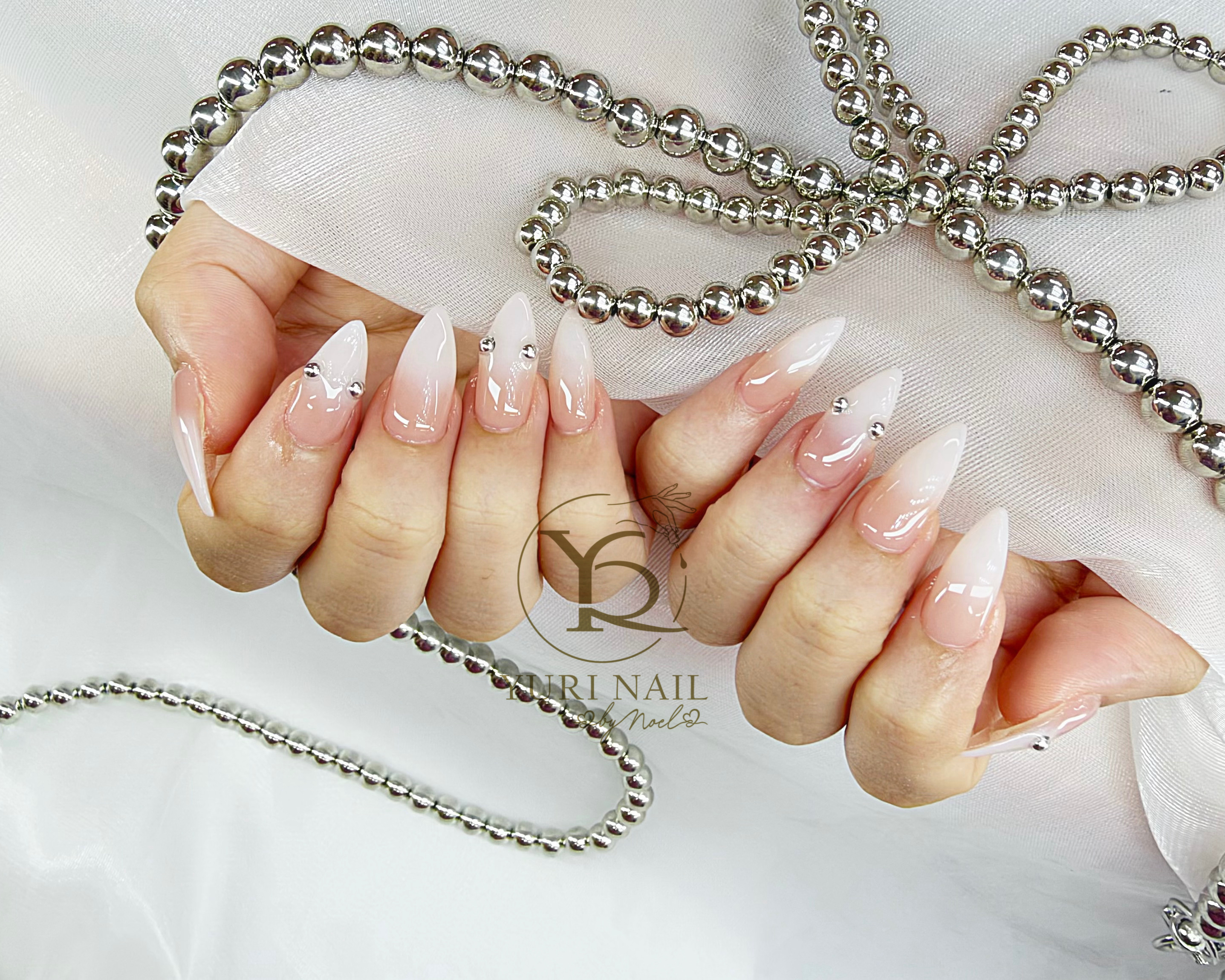 Yuri_nail_Anh