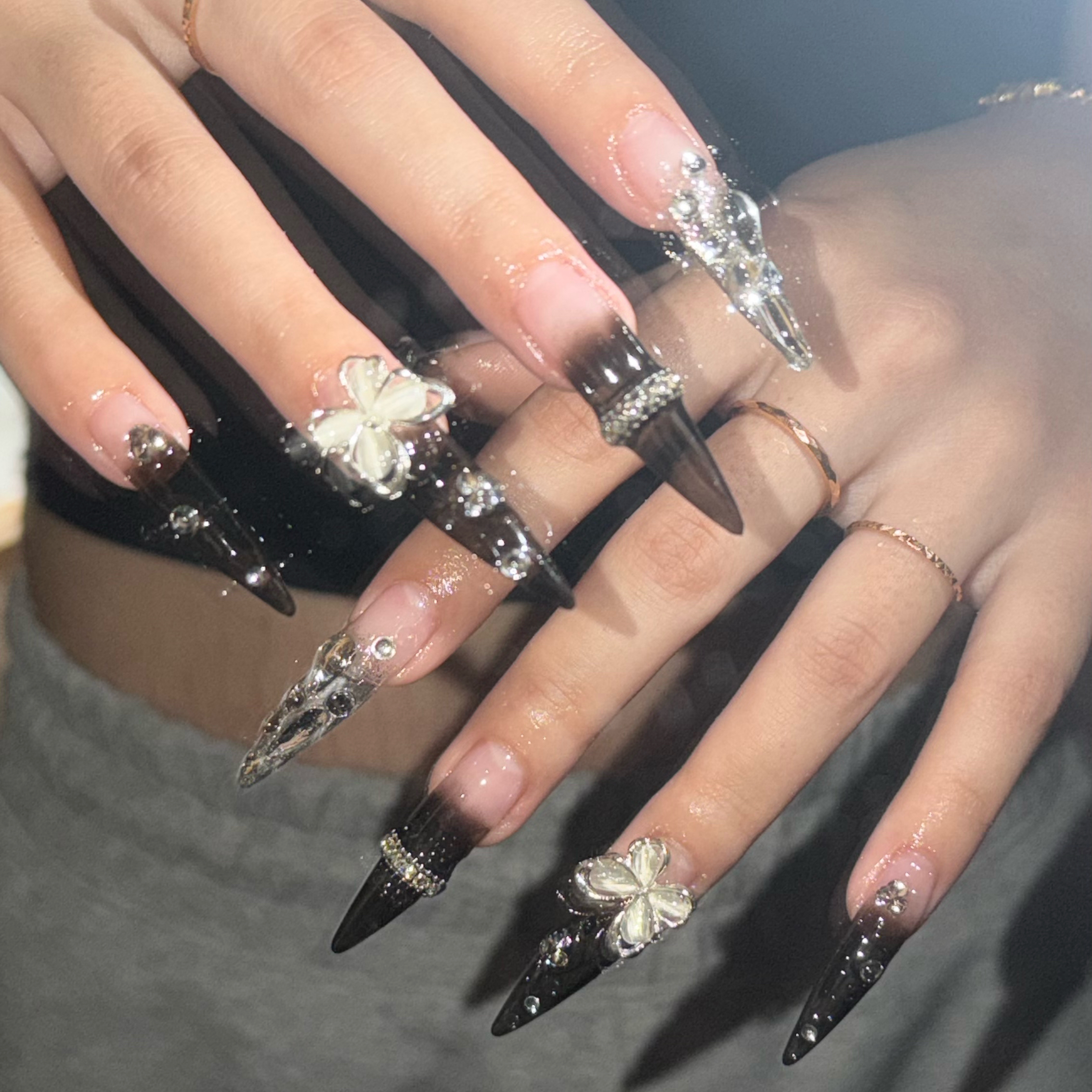 Rhechi_nail