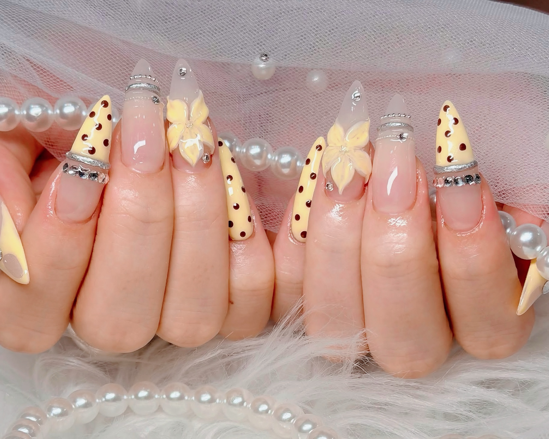 Nail_Van88