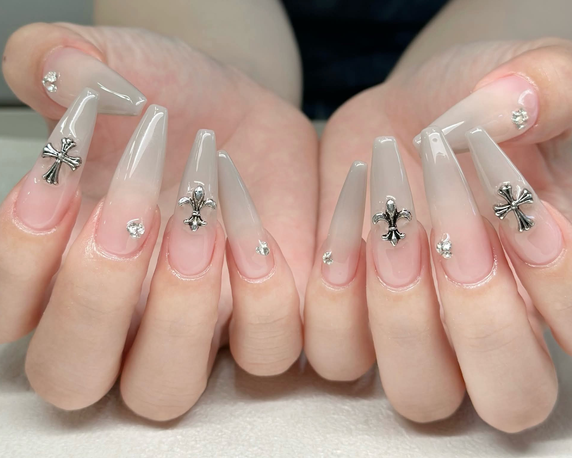 NAILS168_AN