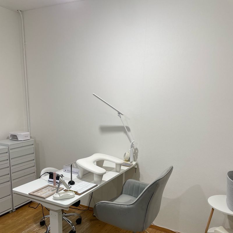 solu. private nail salon