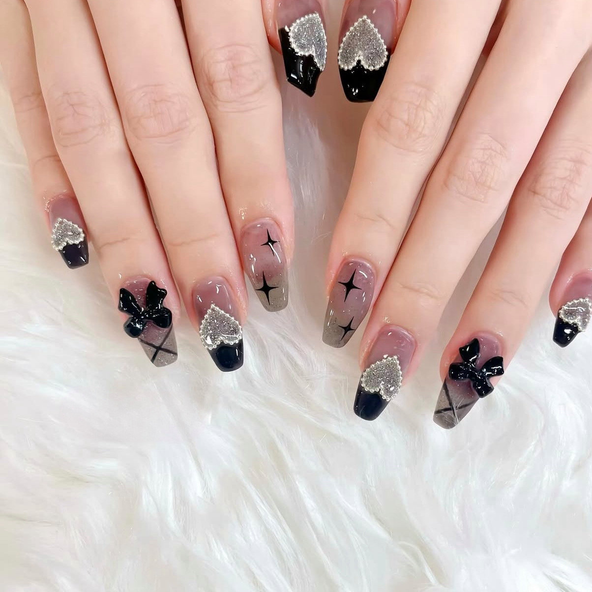 Lyn.Nail