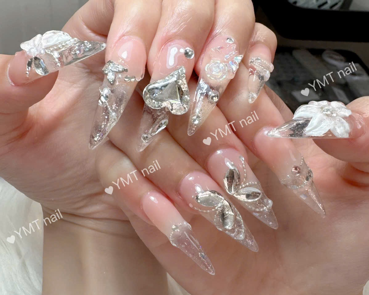 Bara_Nails
