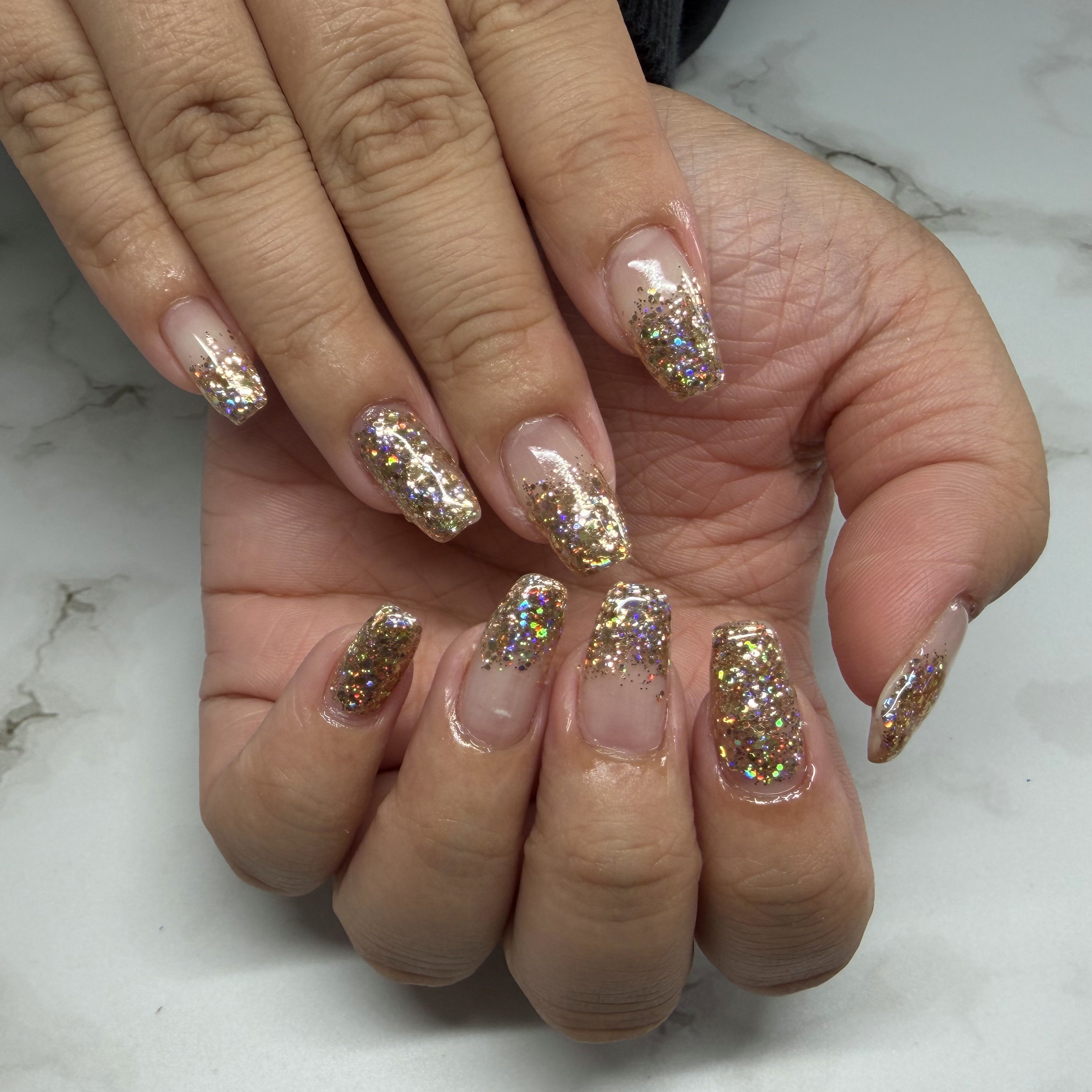 mona_nail