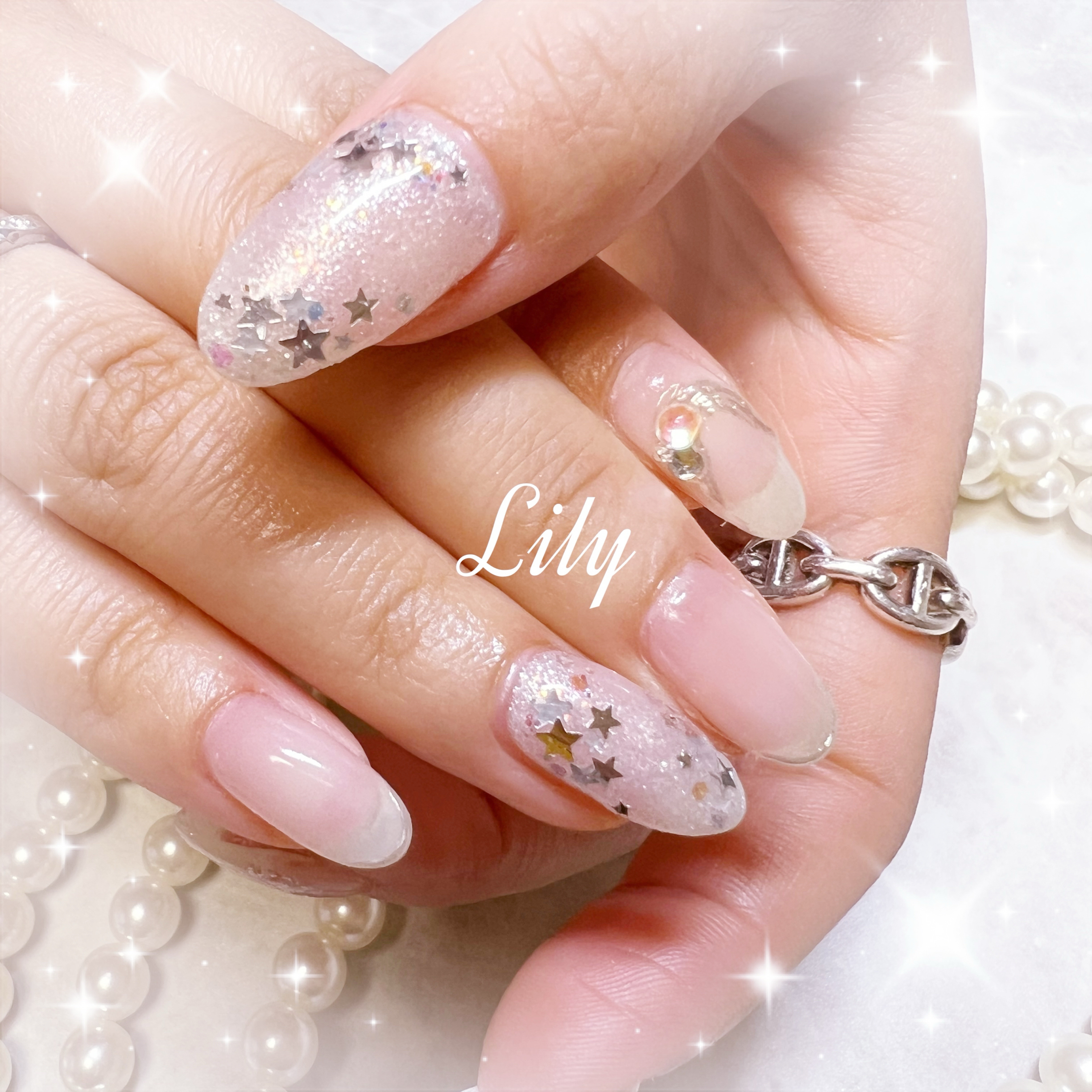 Lily.nail