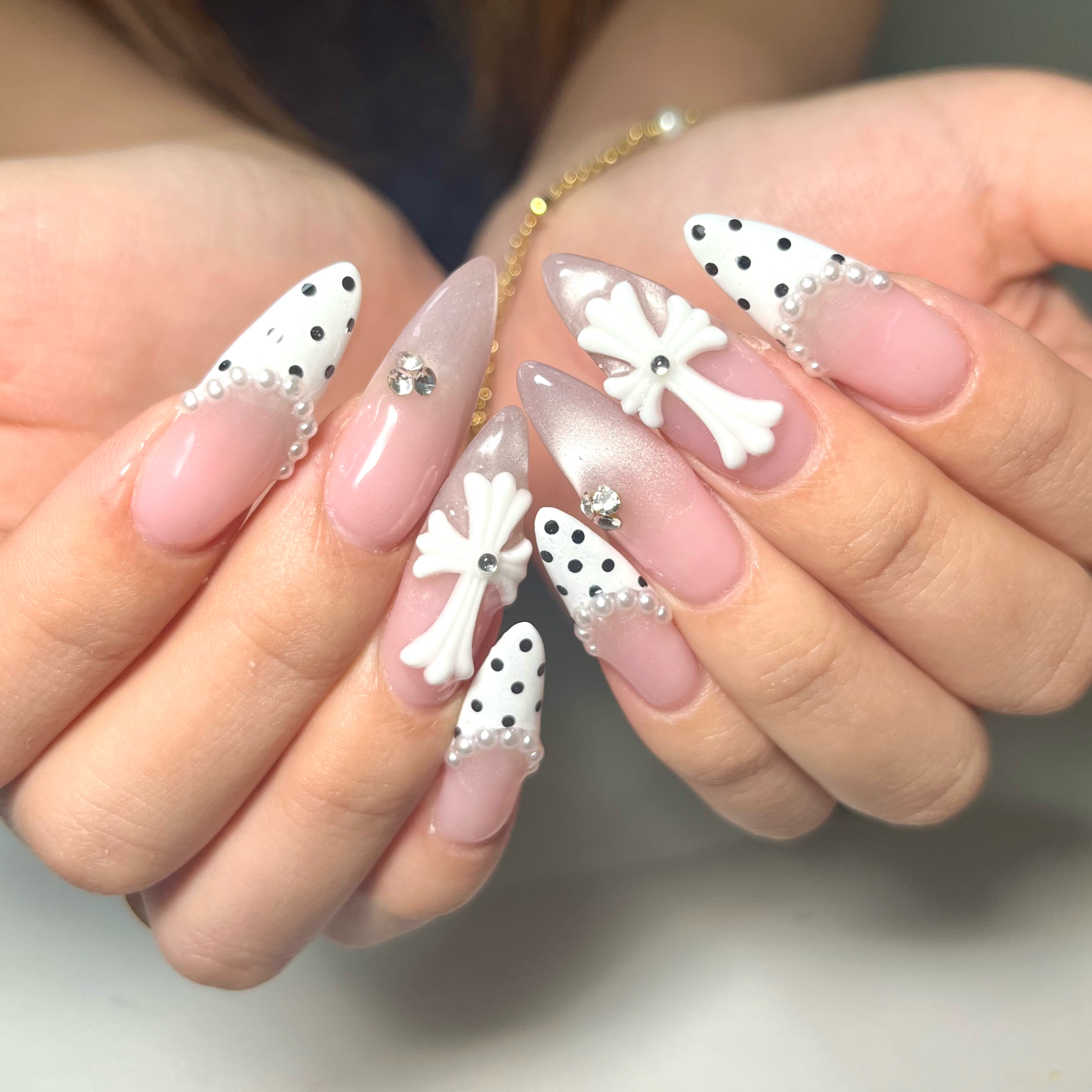 NailSalon_Amulet