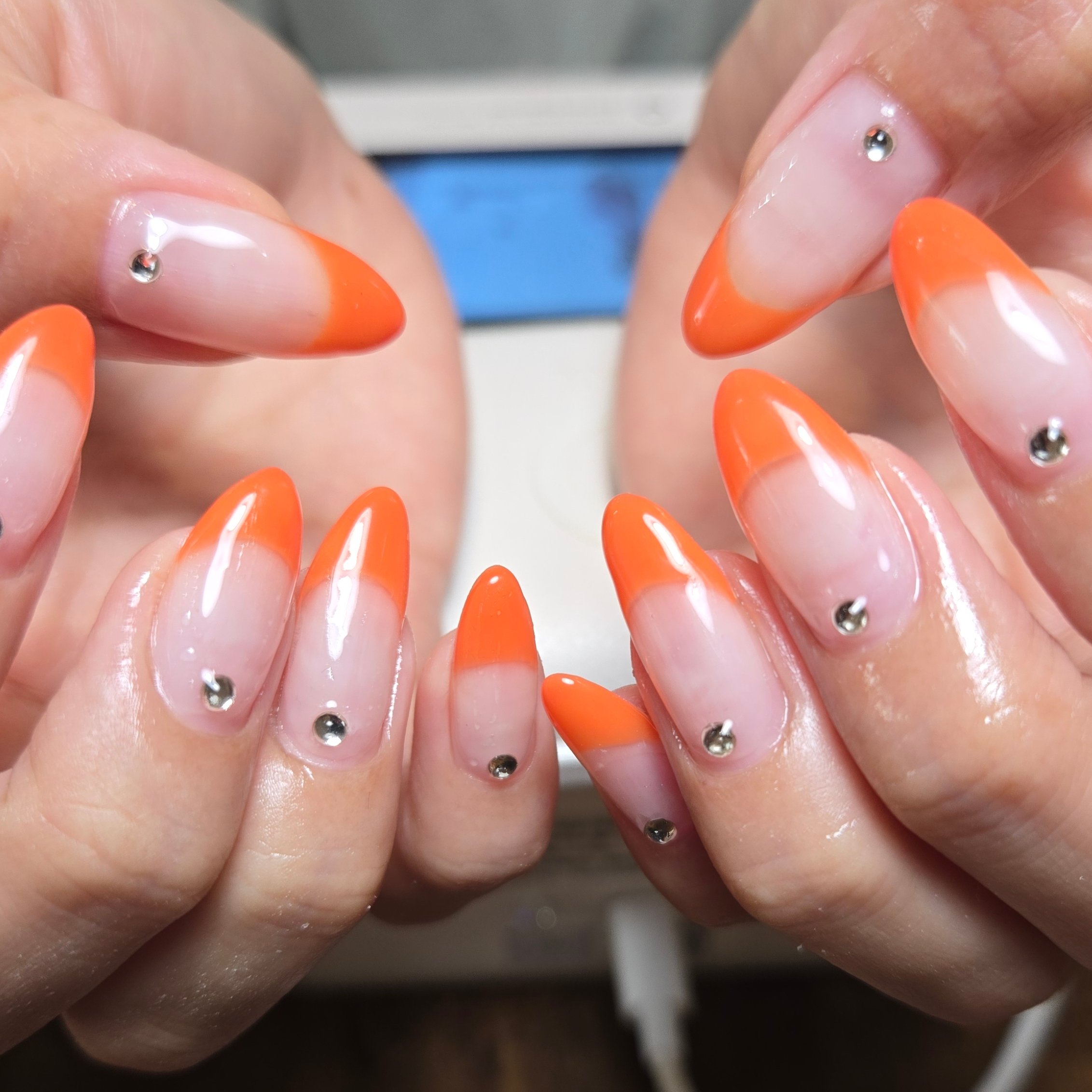 emust.nail