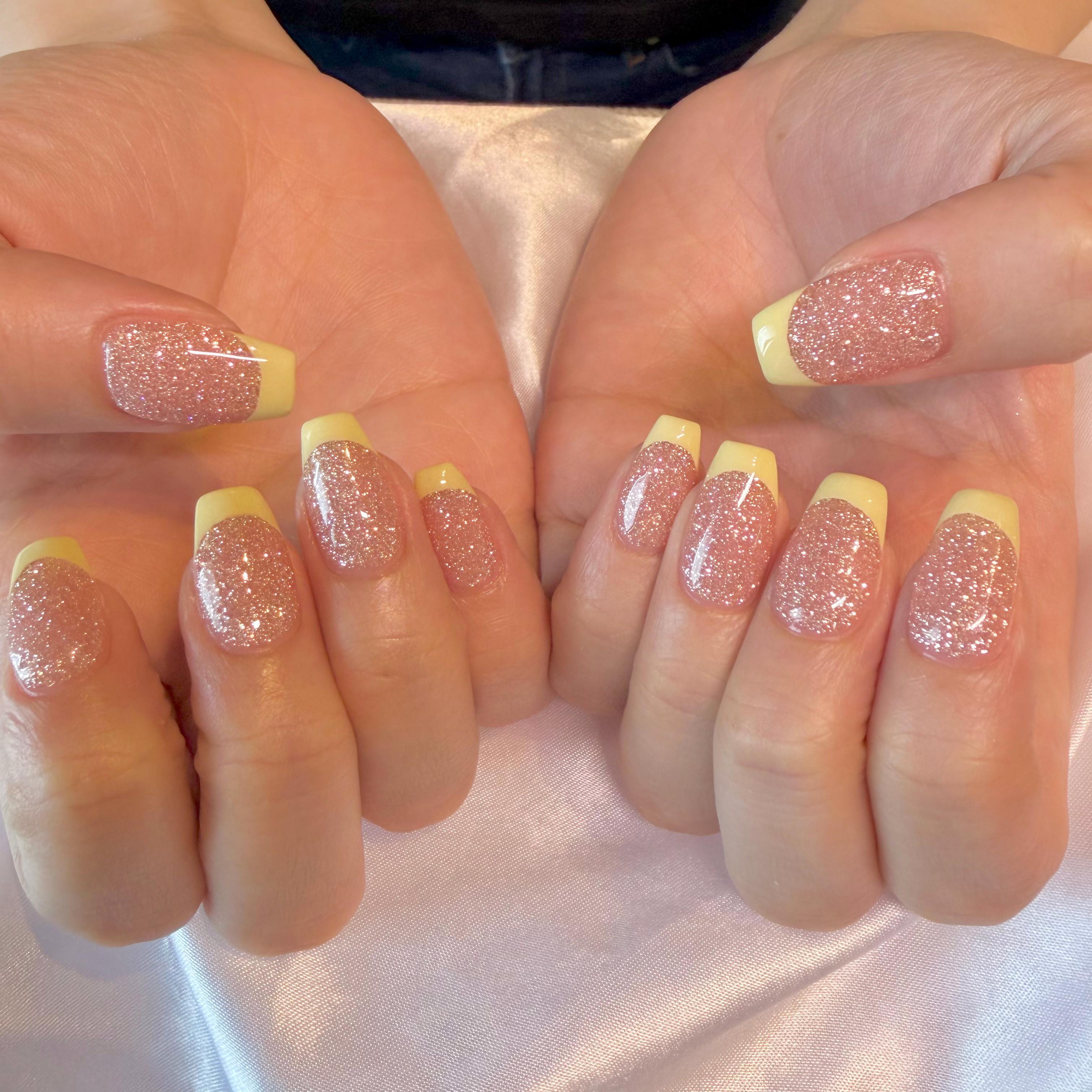 emu.nails