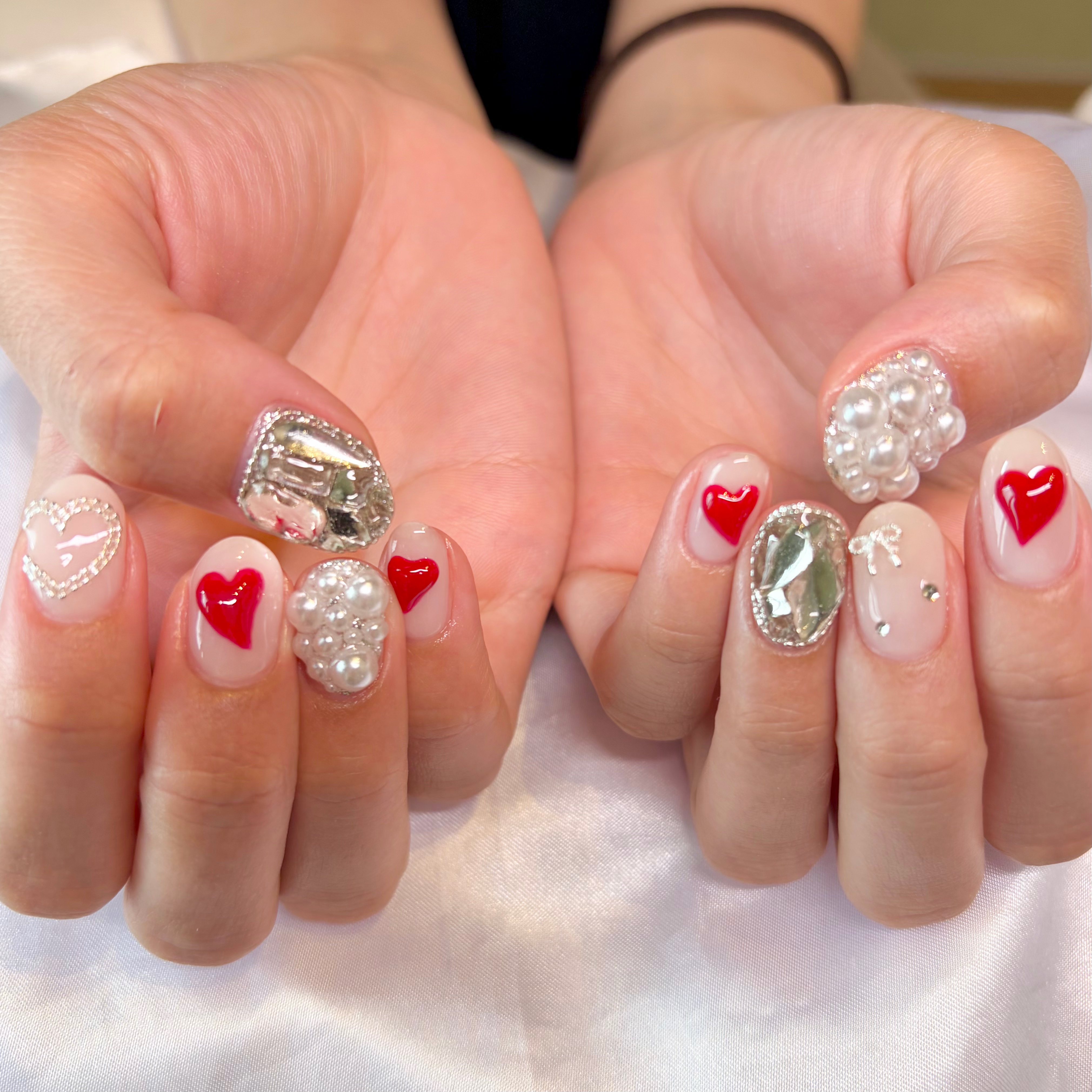 emu.nails