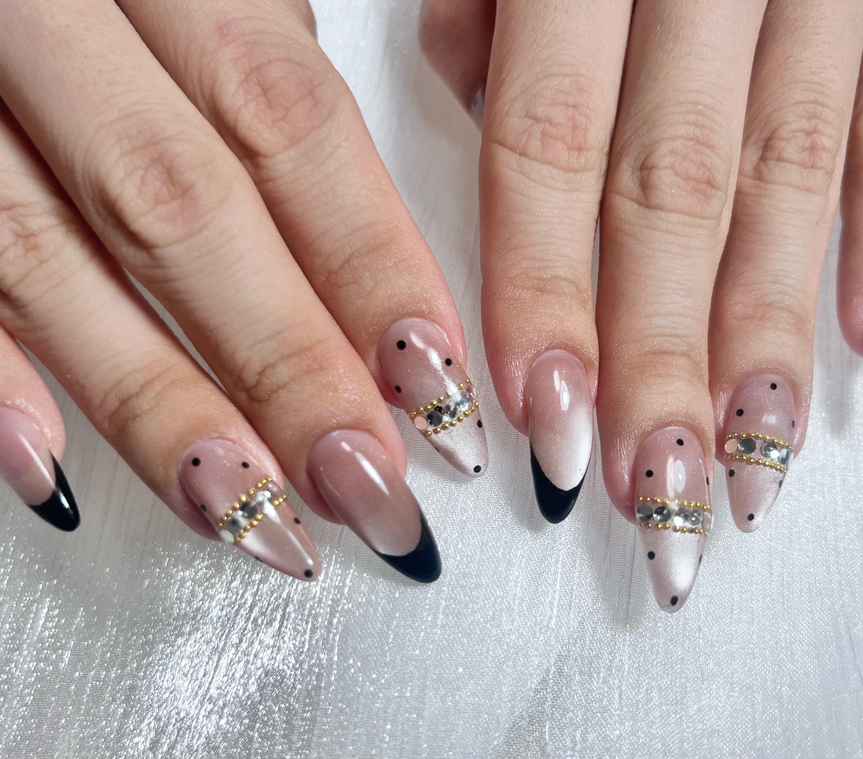 nail.plume