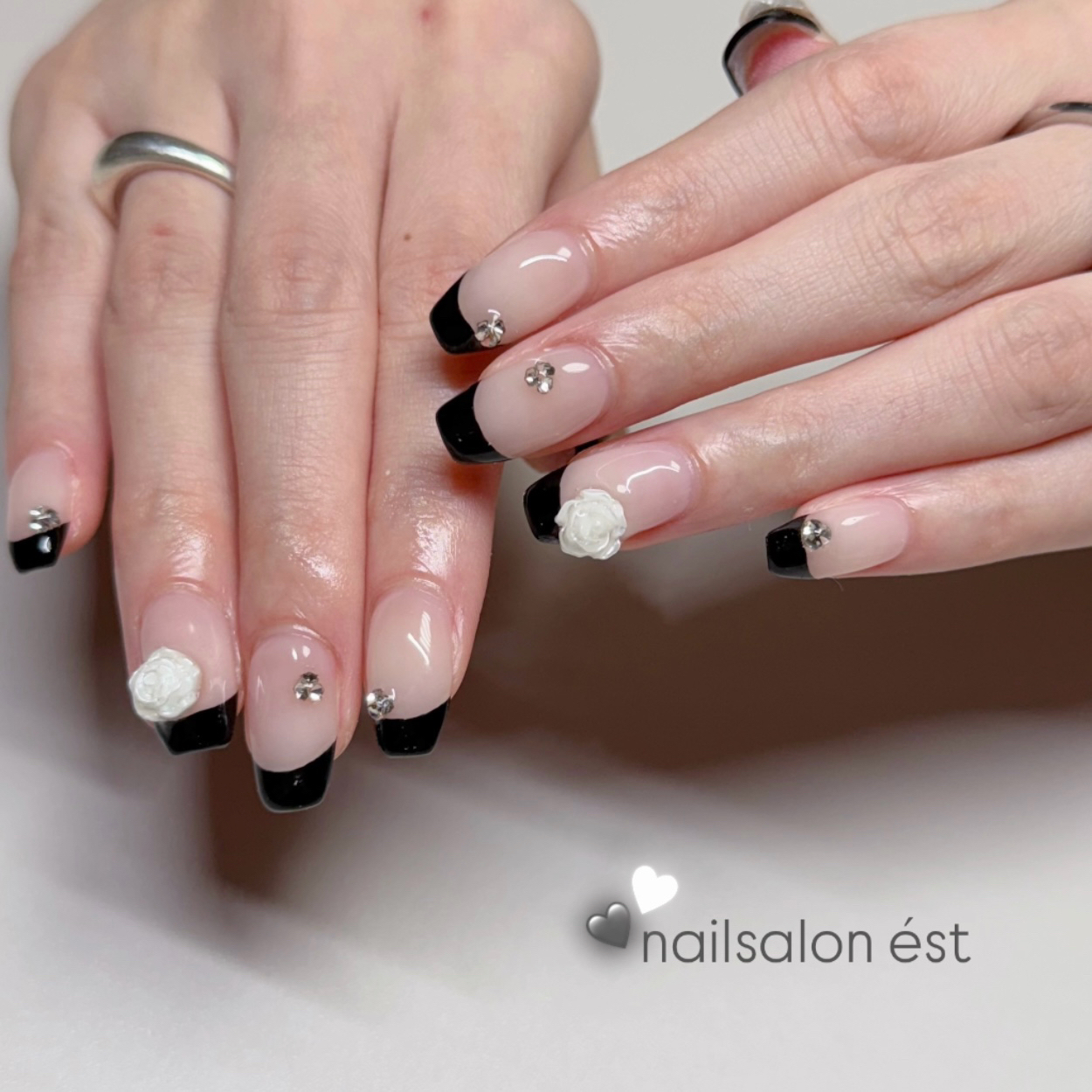 nail_est