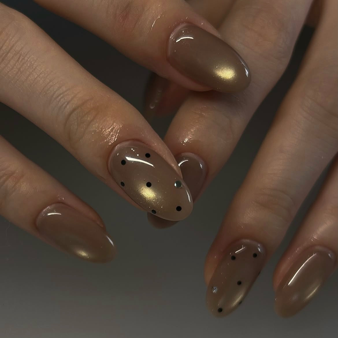 une_.nail