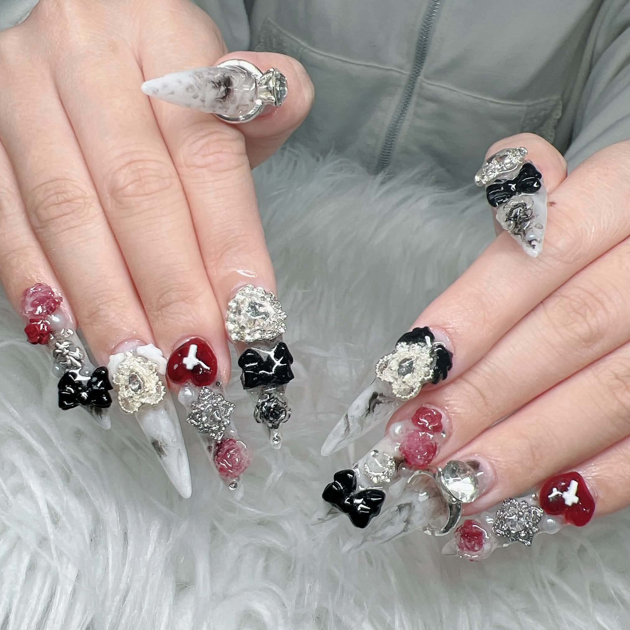 Lee_Nails