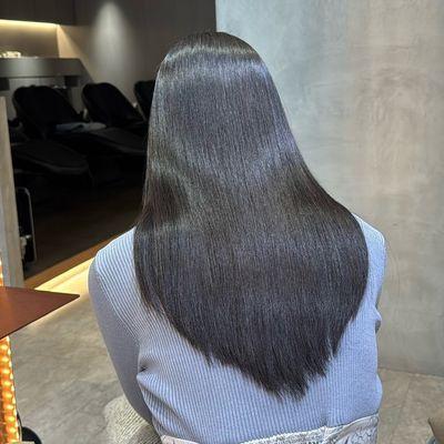 【初回限定クーポン❣️】カット+巻ける縮毛矯正+1STEPトリートメント