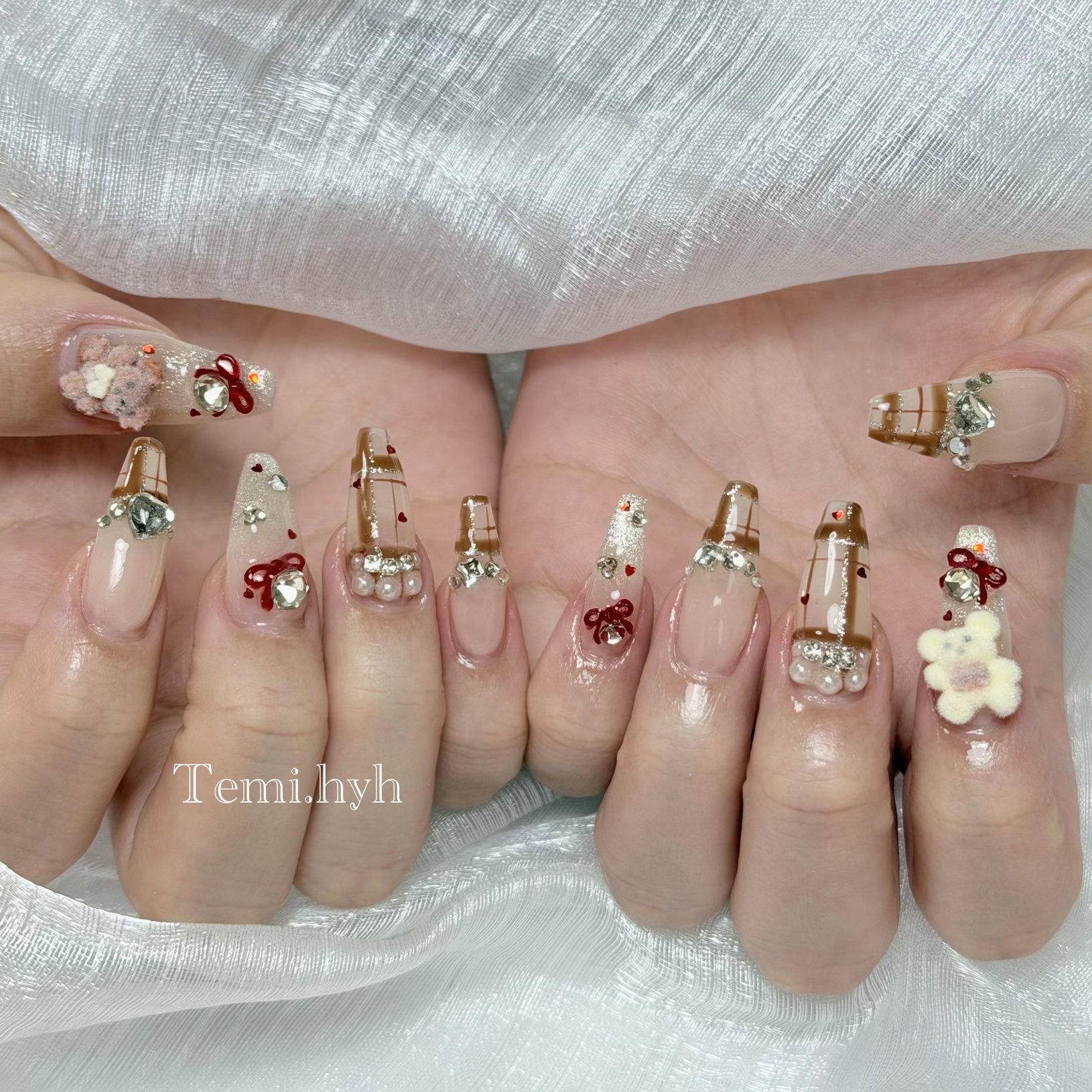 Nienail_Temi.hyh