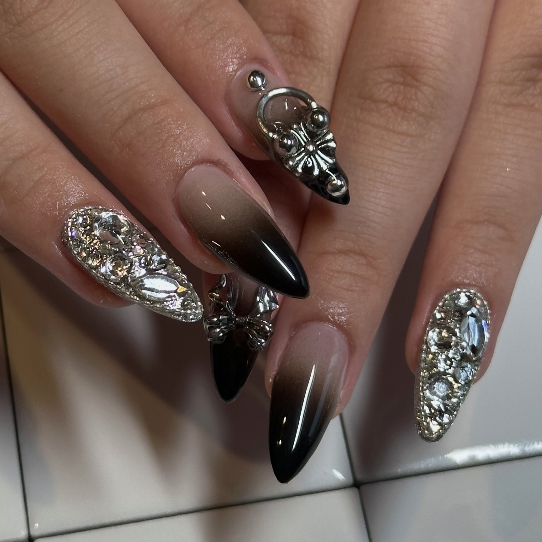 mozzie_nail