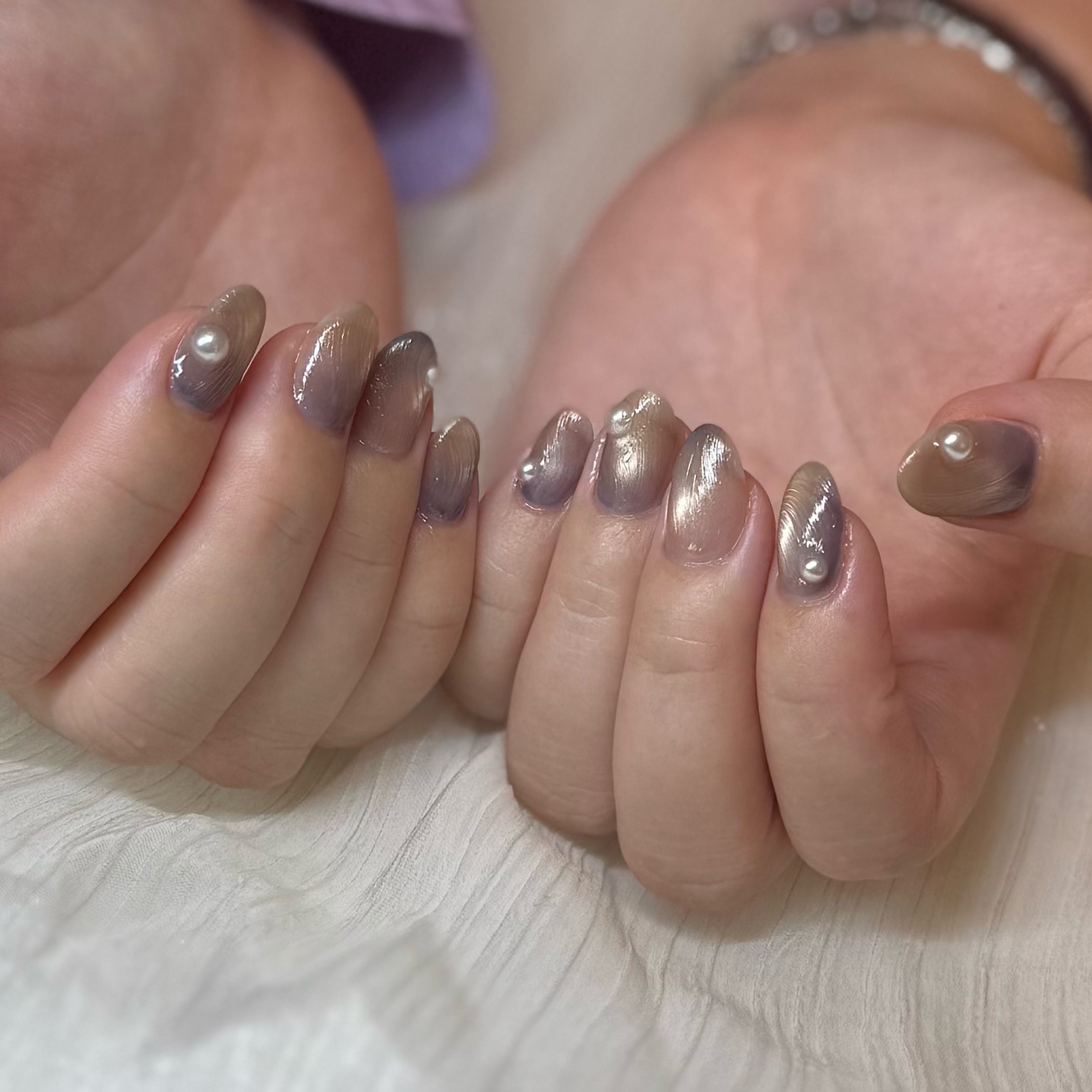 nailroom_emo