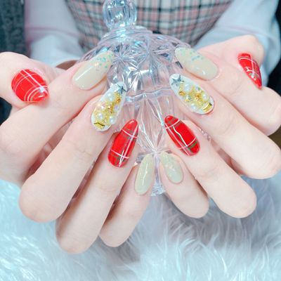 派手好き2本ネイル💅✨爪を見ただけで気分も女子力もワンランクアップ❤