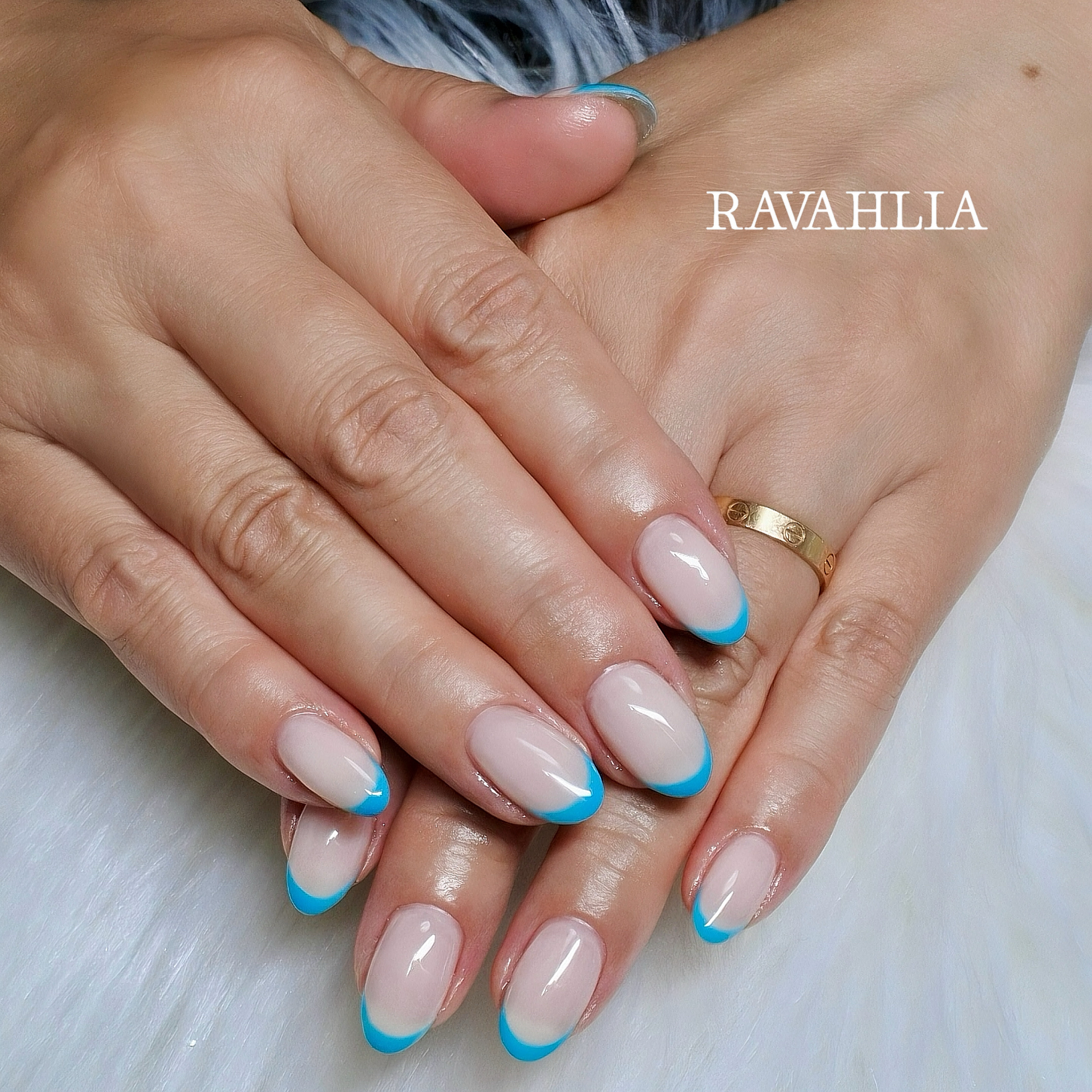 Ravahlia_nails