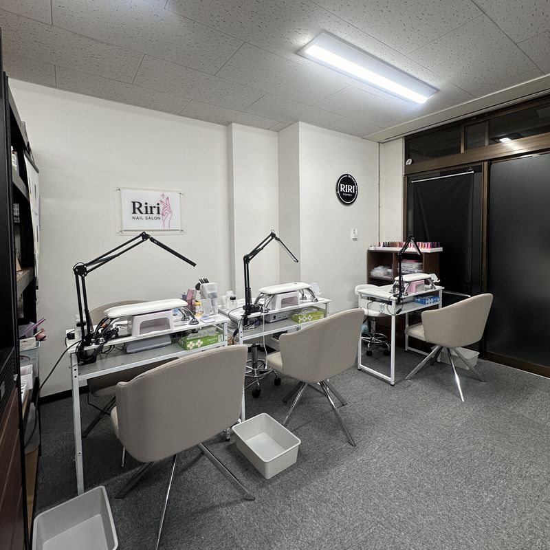 RiRi Nails Studio