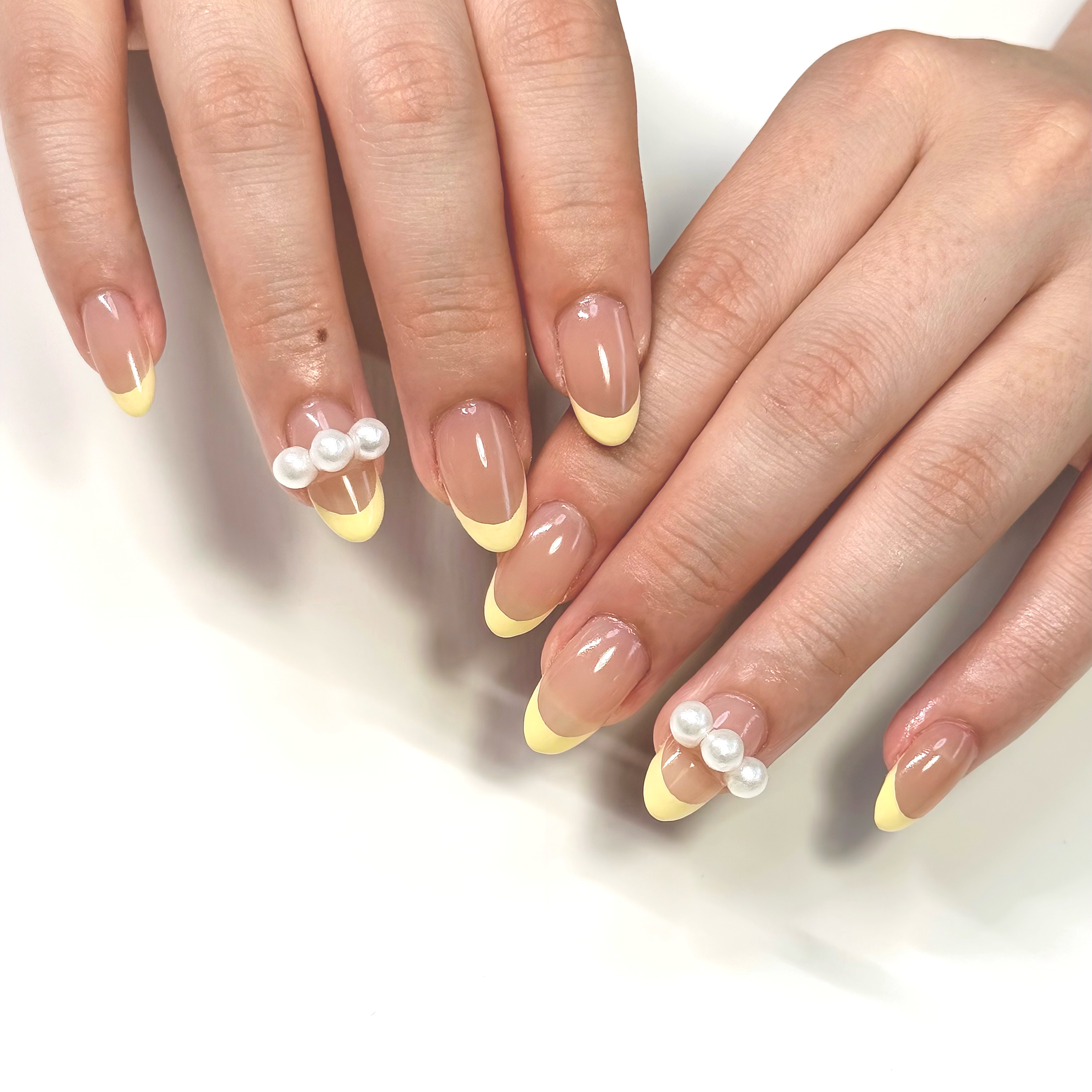 emona__nail