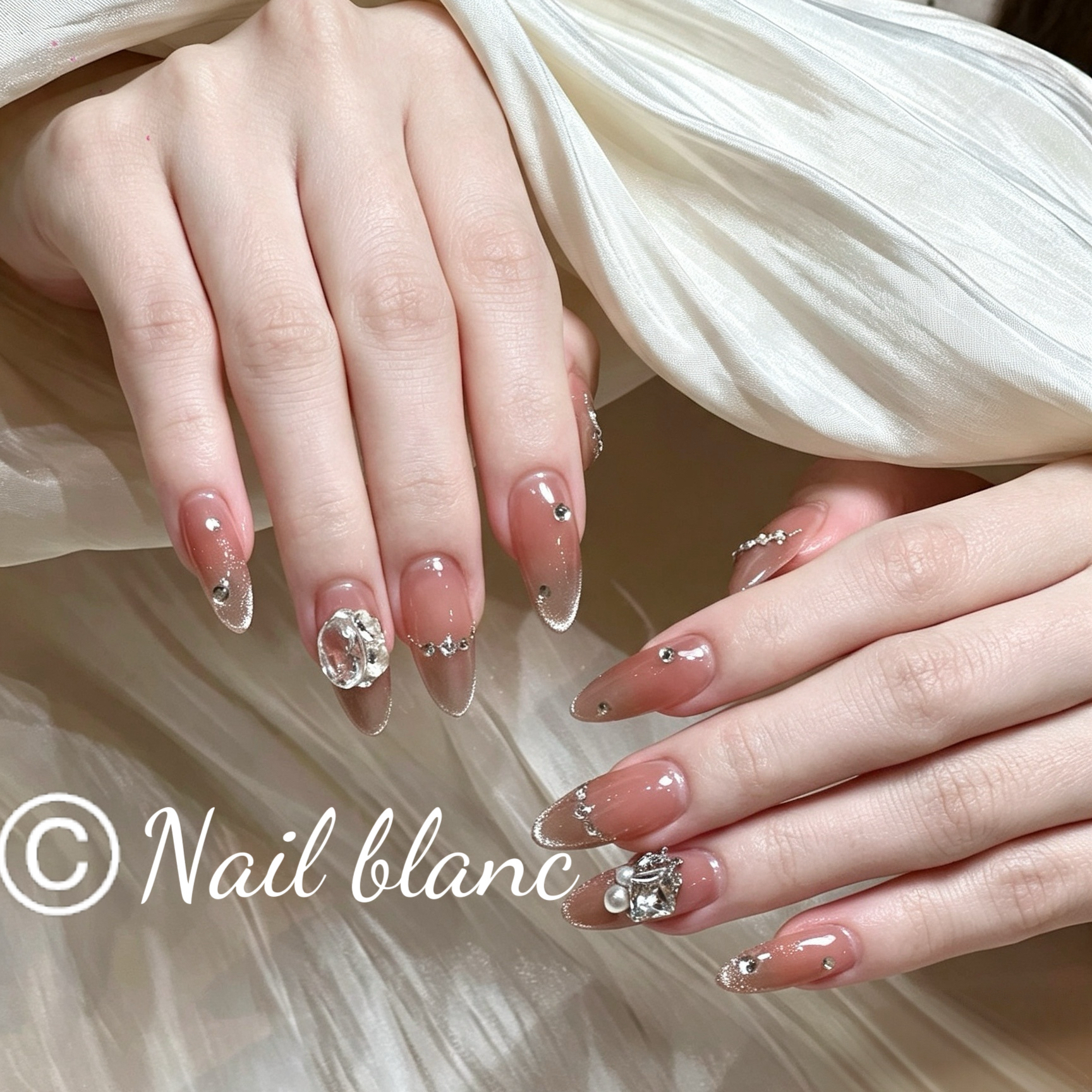 Nail_Blanc.