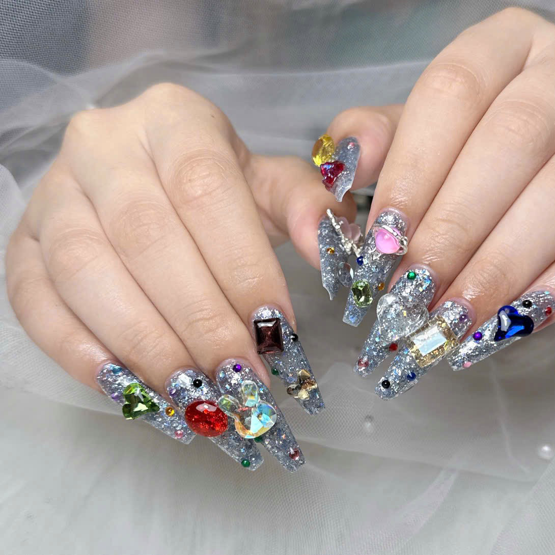 SHE_NAIL_