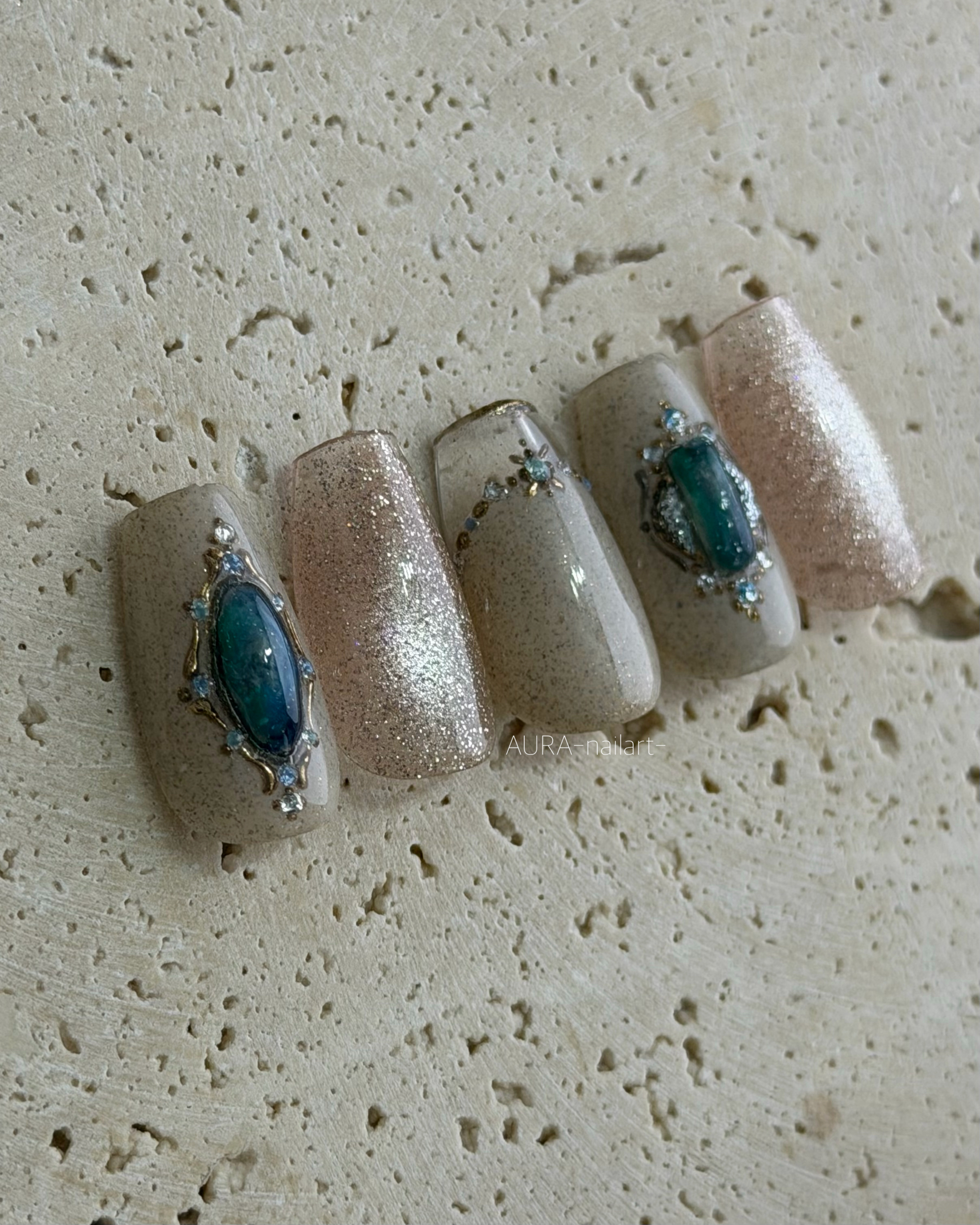 AURA_nailart