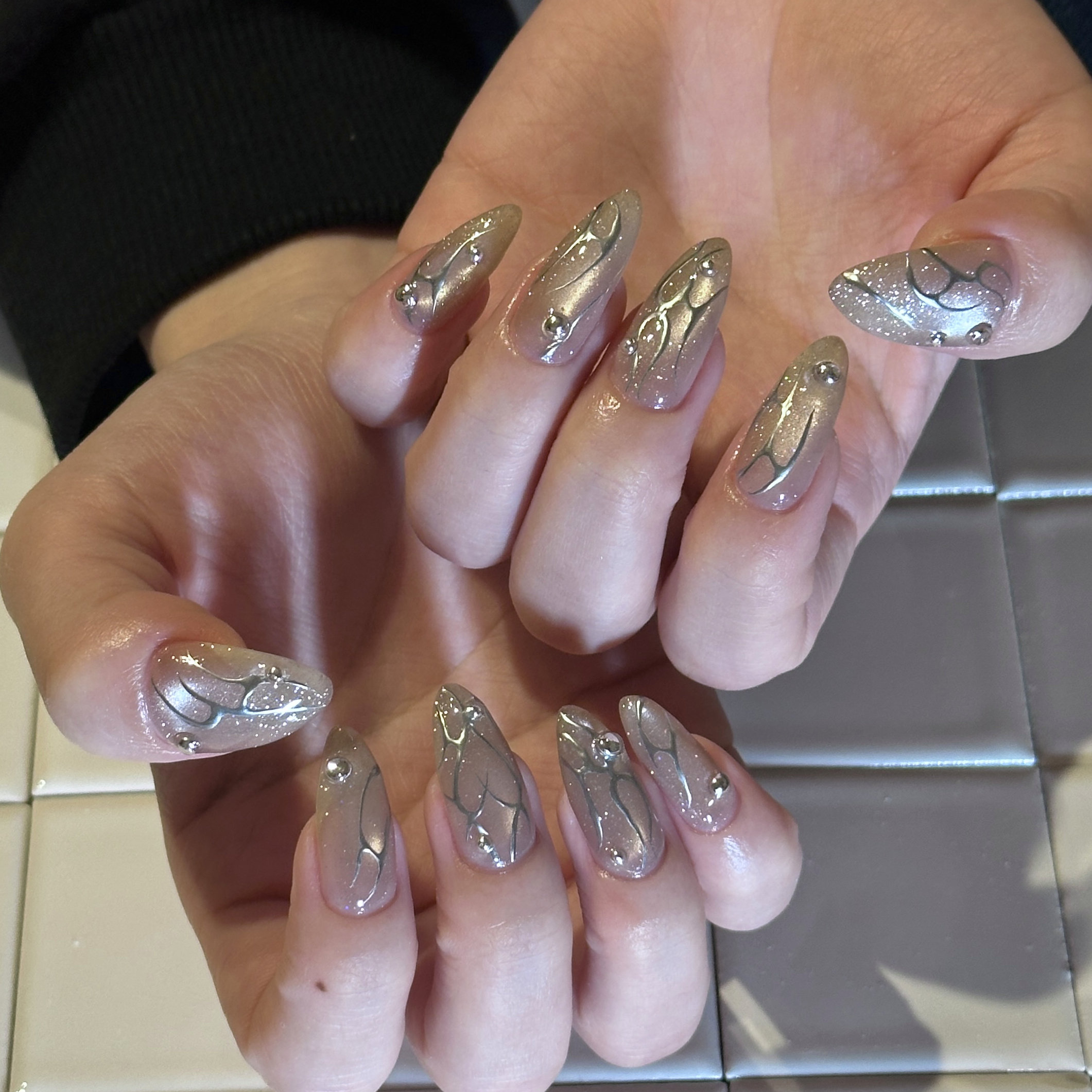 mozzie_nail